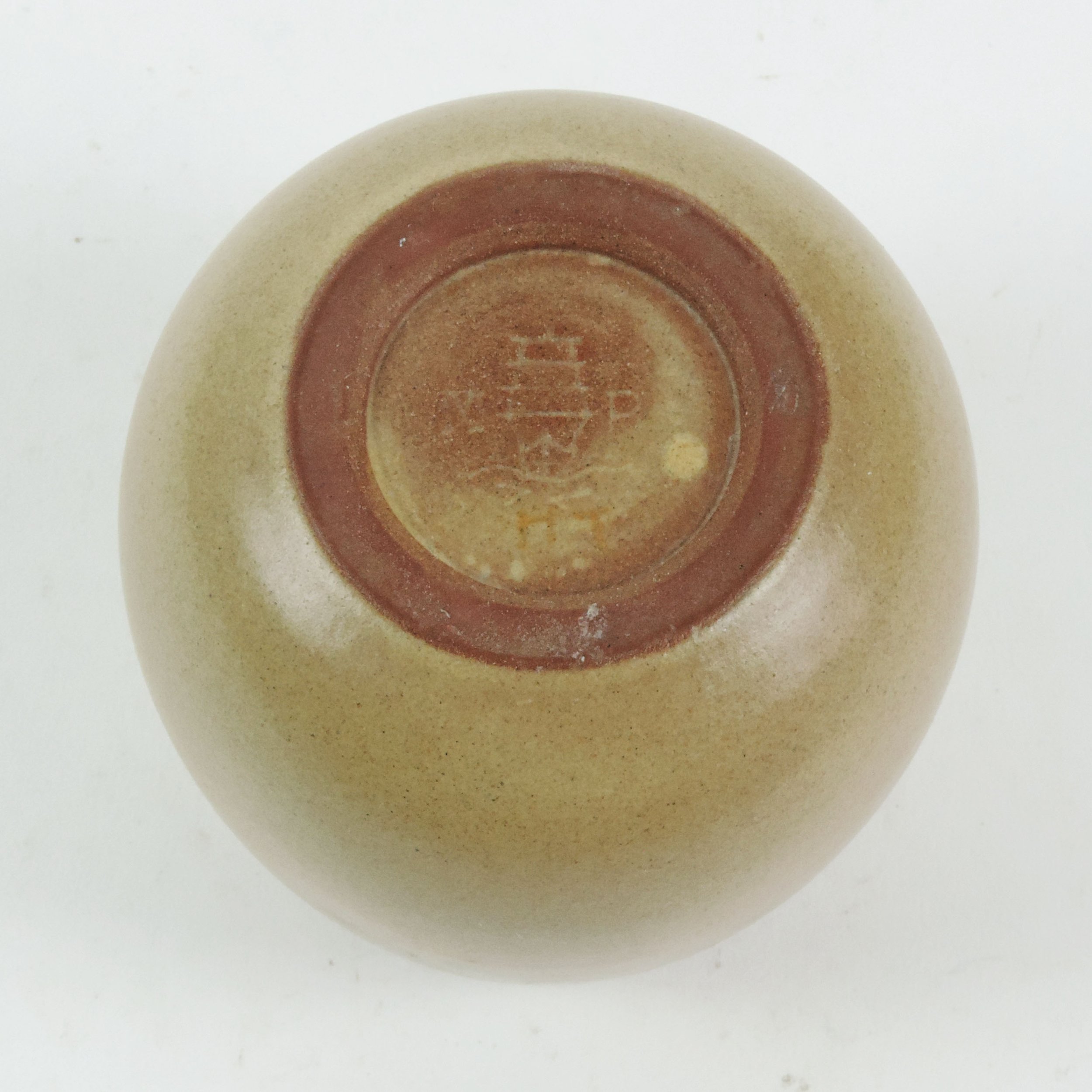 Marblehead-Pottery-3-5in-sand-floral-acorn-vase-E.jpg