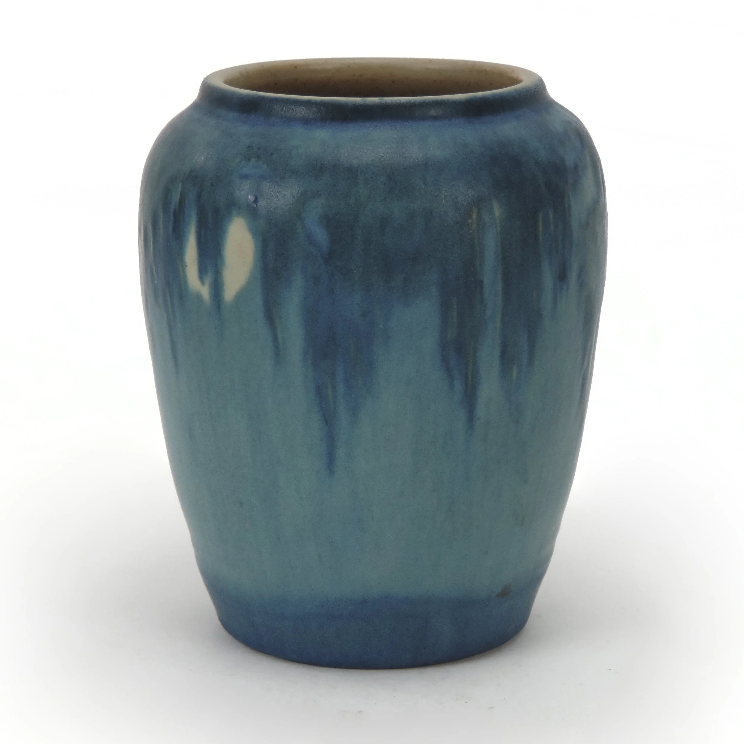 Newcomb-Pottery-AA-5in-moon-moss-1938-40-vase-B.jpg