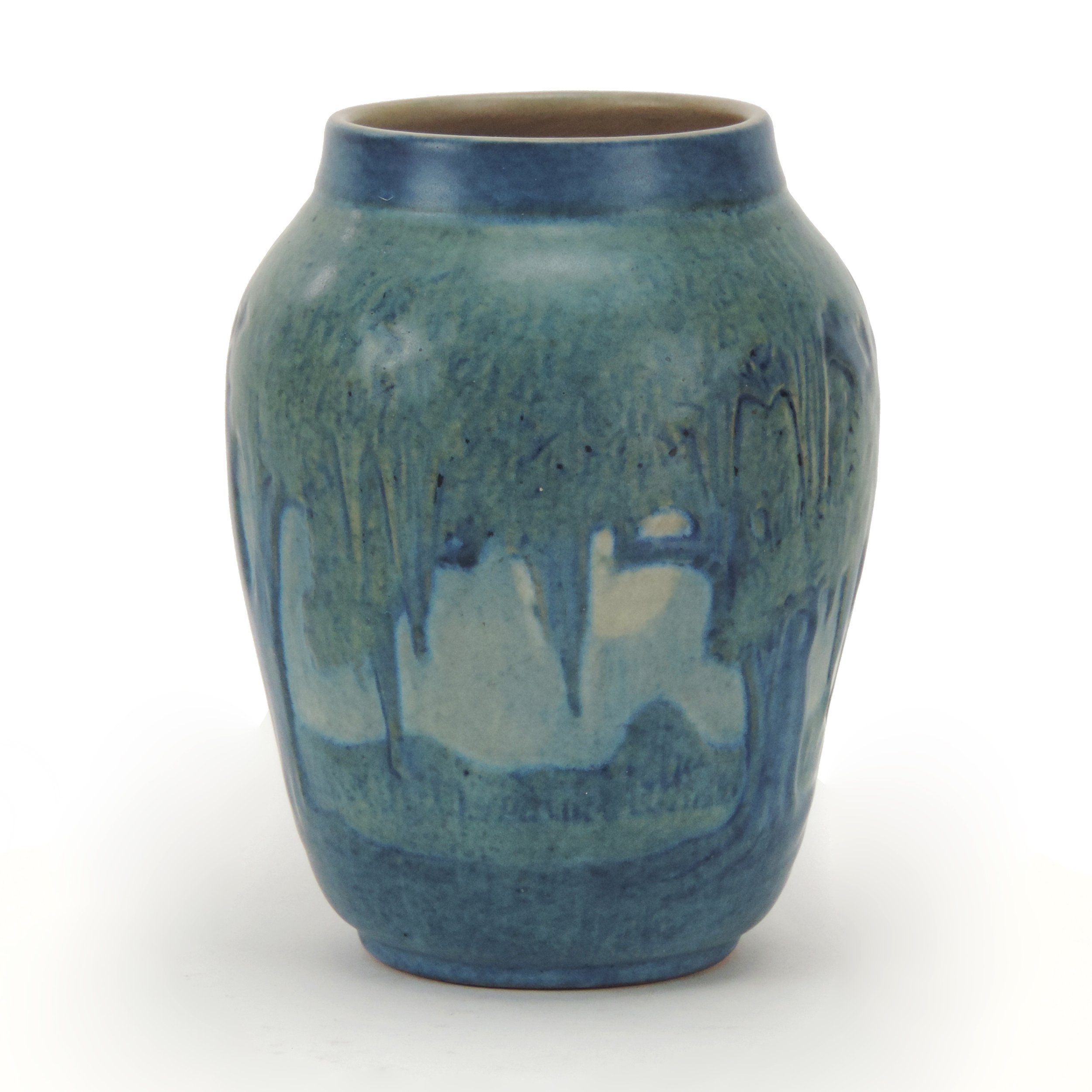 Newcomb-Pottery-AFS-5-25in-1929-moon-moss-vase-A.jpg