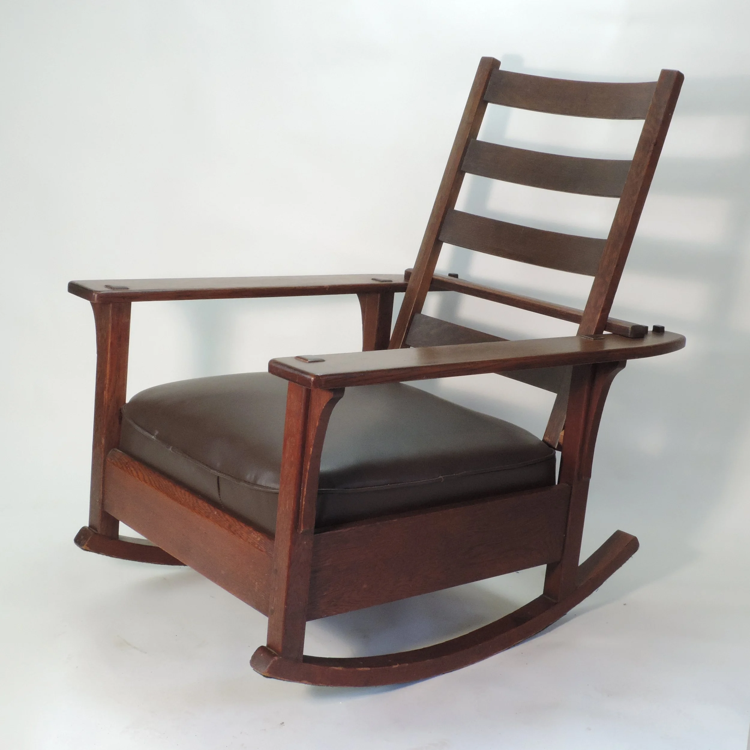 LJG-Stickley-open-arm-831-morris-rocker-29-5x36in-B.jpg
