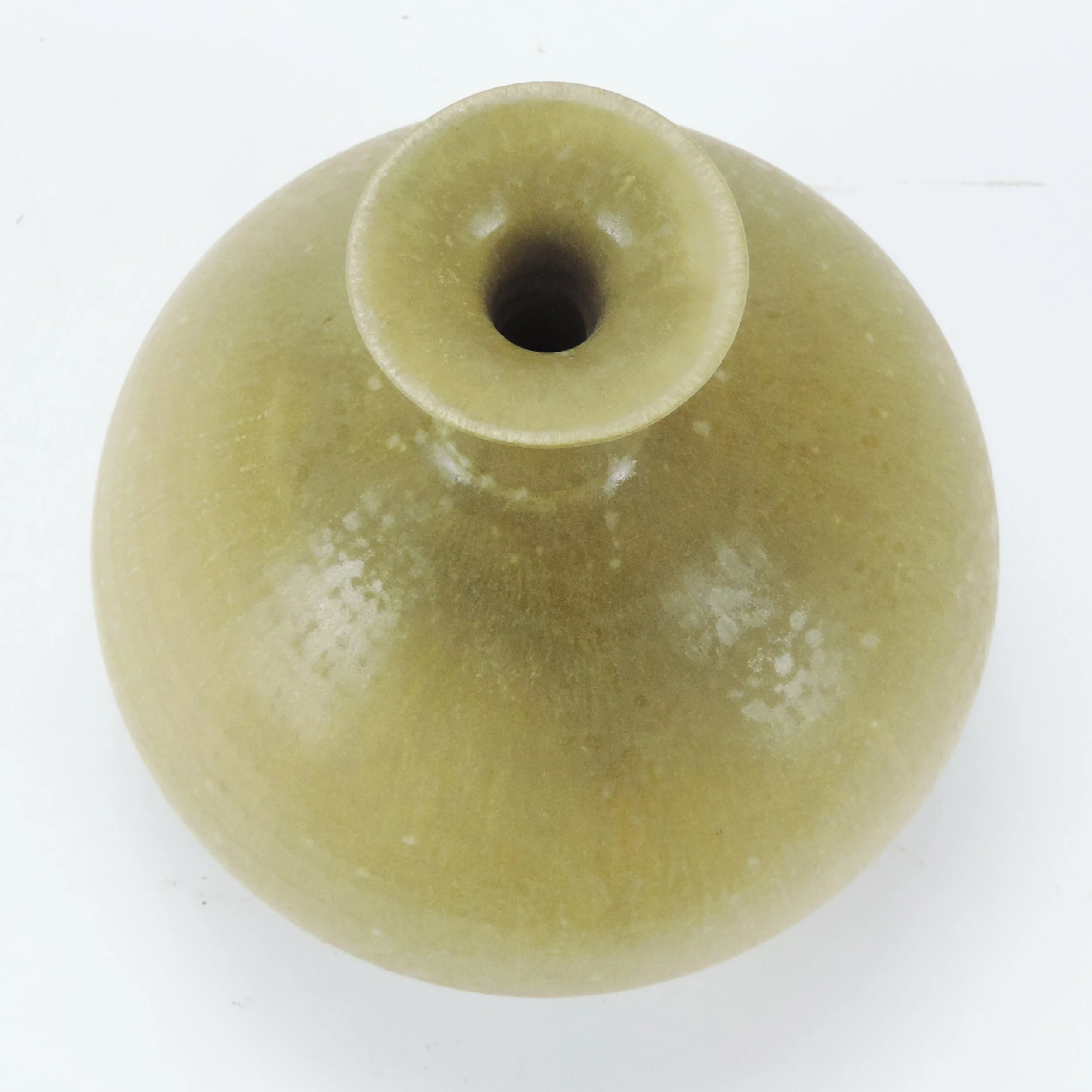 Laura-Andreson-6in-bulbous-1976-vase-D.jpg