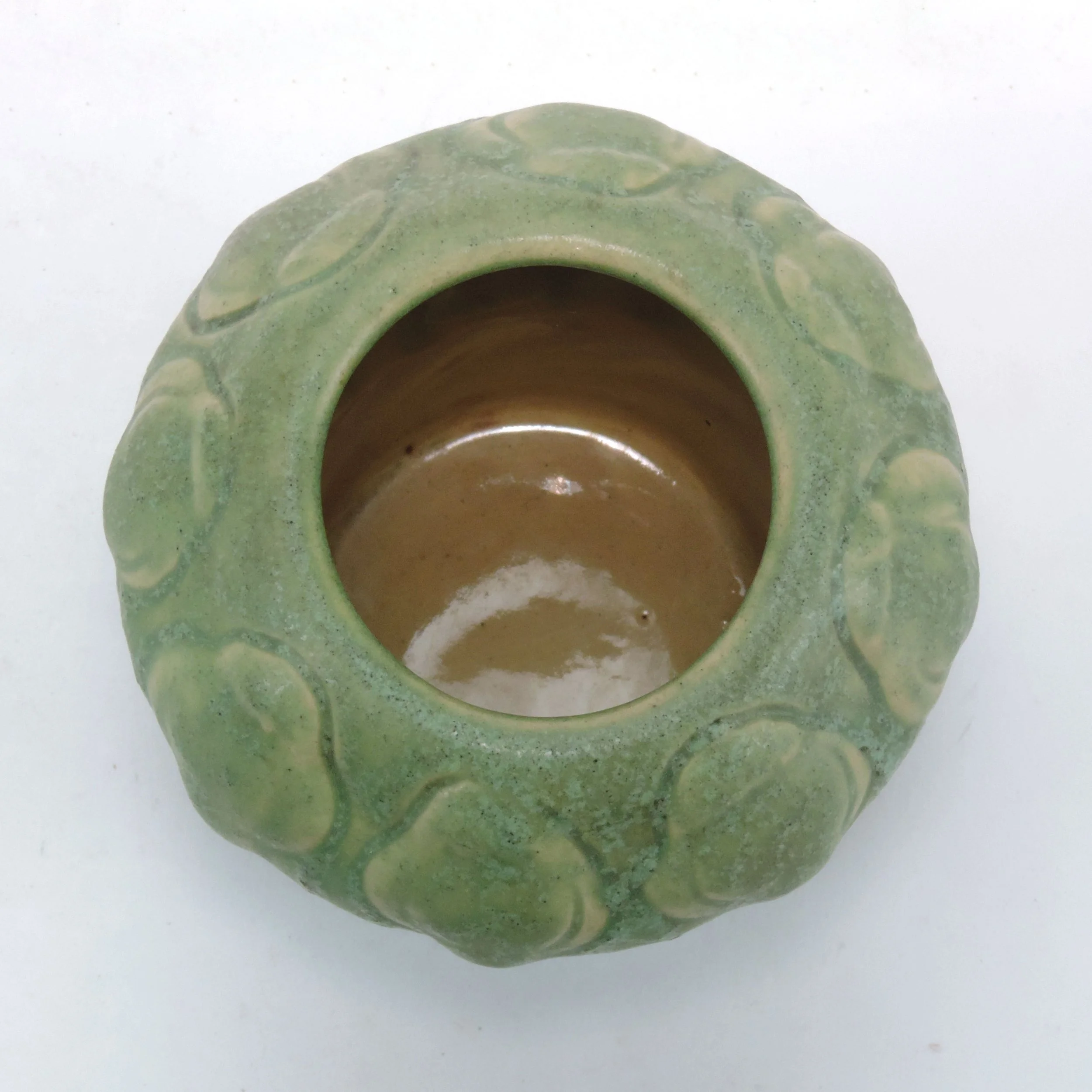 VanBriggle-Pottery-1906-poppy-seed-pods-3-75in-green-vase-shape-21-D.jpg