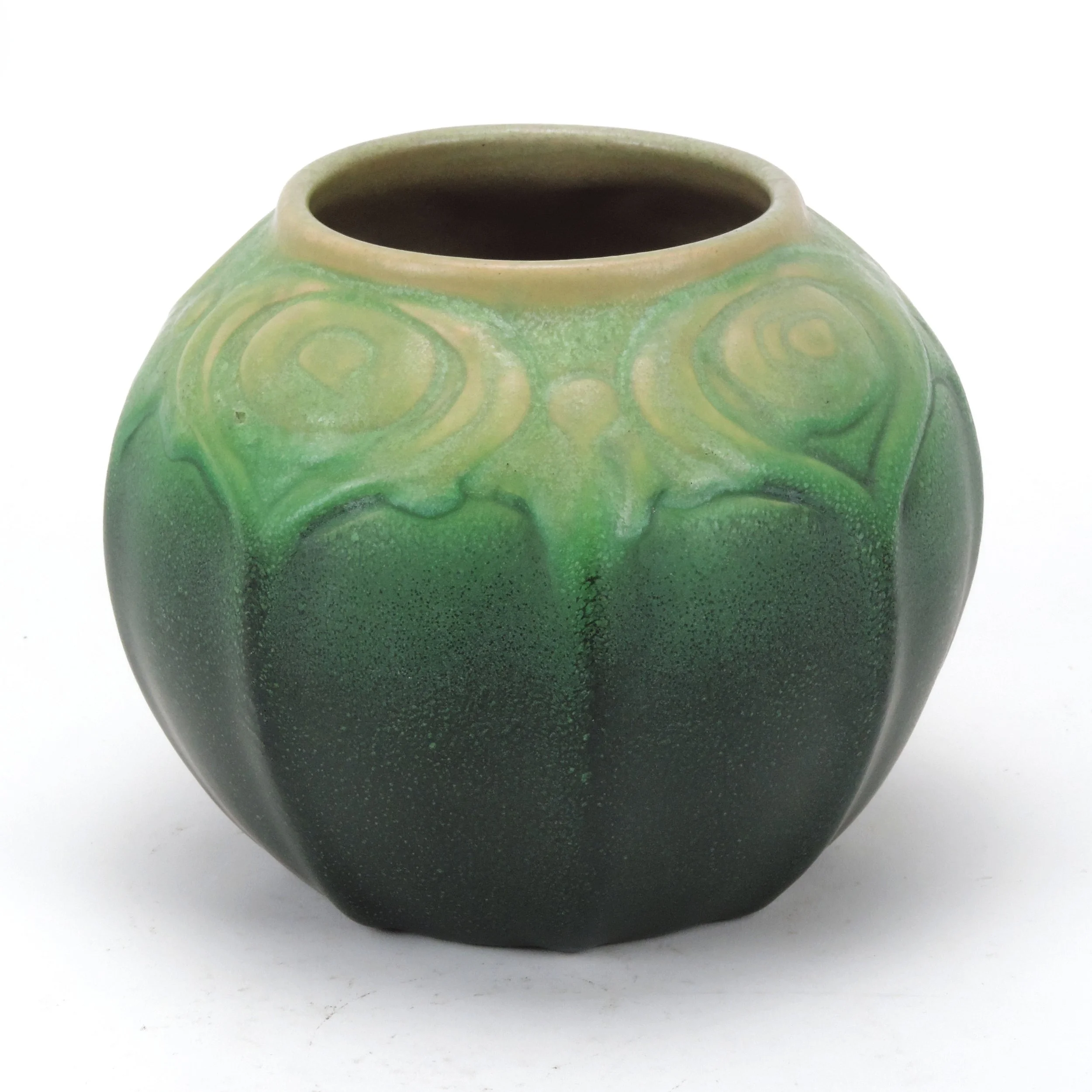 VanBriggle-1905-peacock-feathers-5-58in-231-vase-B.jpg