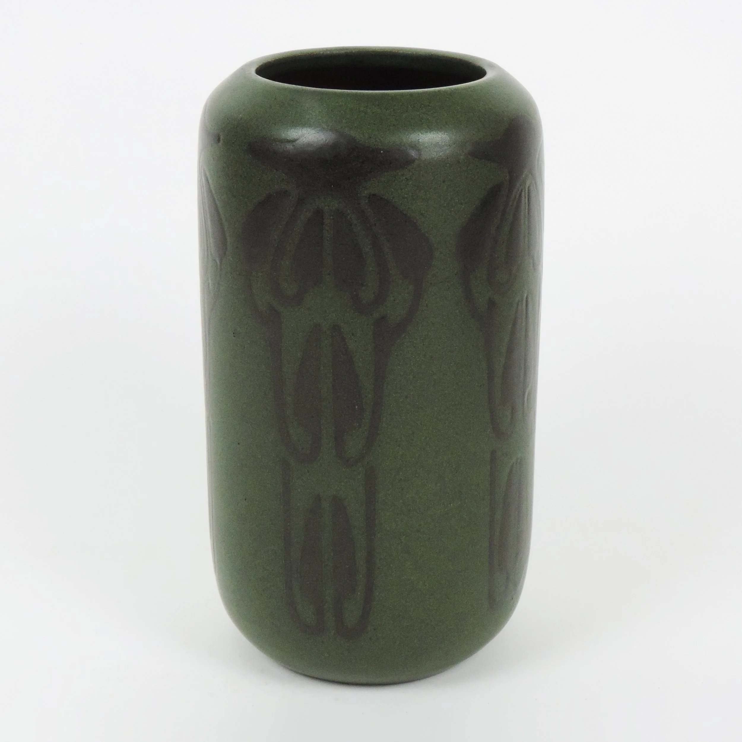 Marblehead-Pottery-MT-9-5in-green-black-art-nouveau-design-cylinder-vase-B.jpg