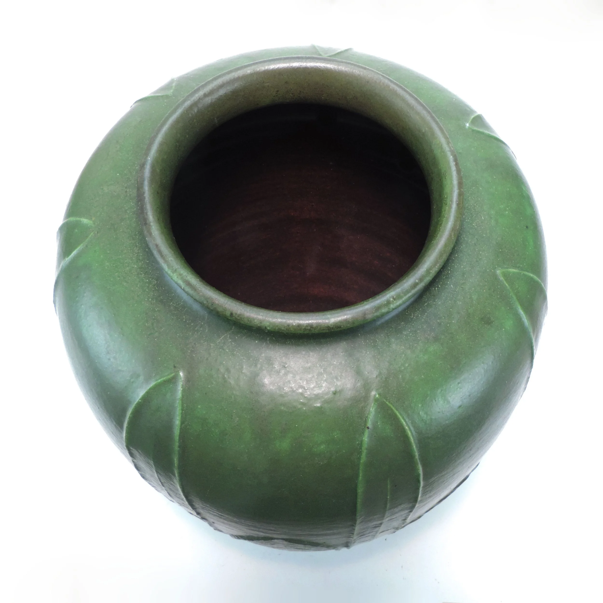 Grueby-Pottery-15-58in-high-low-leaf-bulbous-vase-D.jpg