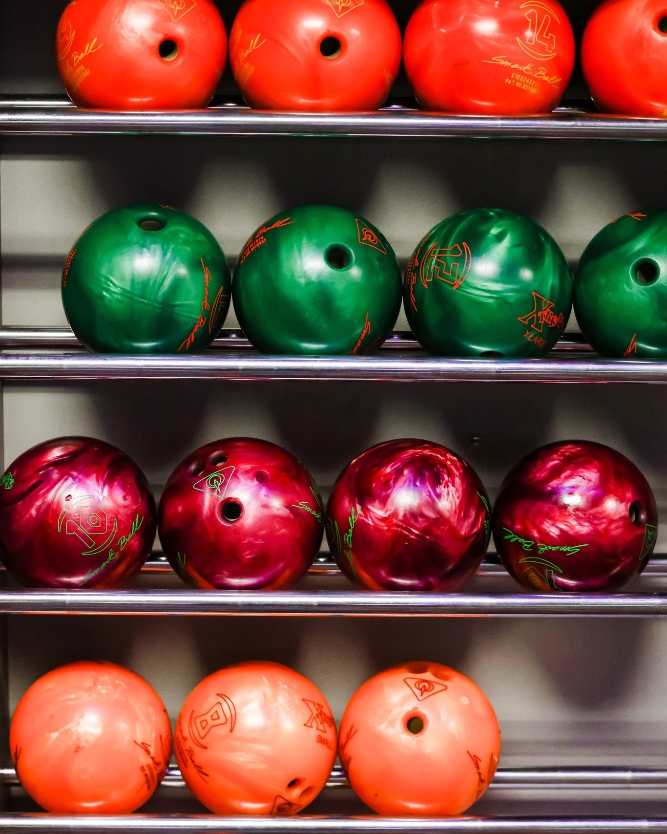 Ready to roll into summer? Swipe ➡️ to check out some of our featured summer bowling leagues get ready for a season of strikes, spares, and summer fun! Sign up now and let the good times roll! 🌞🎳 #harleysbowl #bowlingleagues #summerbowling