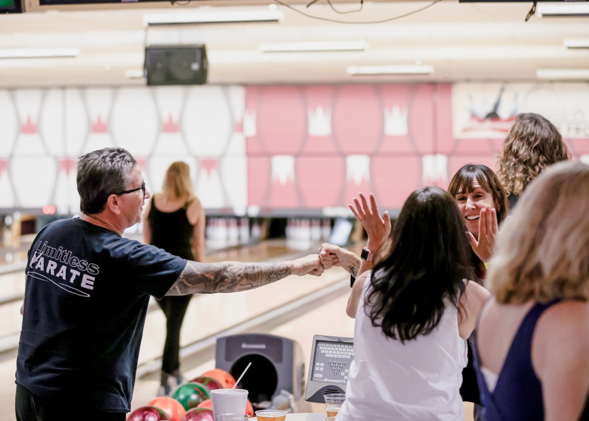 We are OPEN for business and ready for the weekend! Come on in to knock down some pins and take a load off with our ice-cold drinks and delicious pizza 🎳🍻🍕
