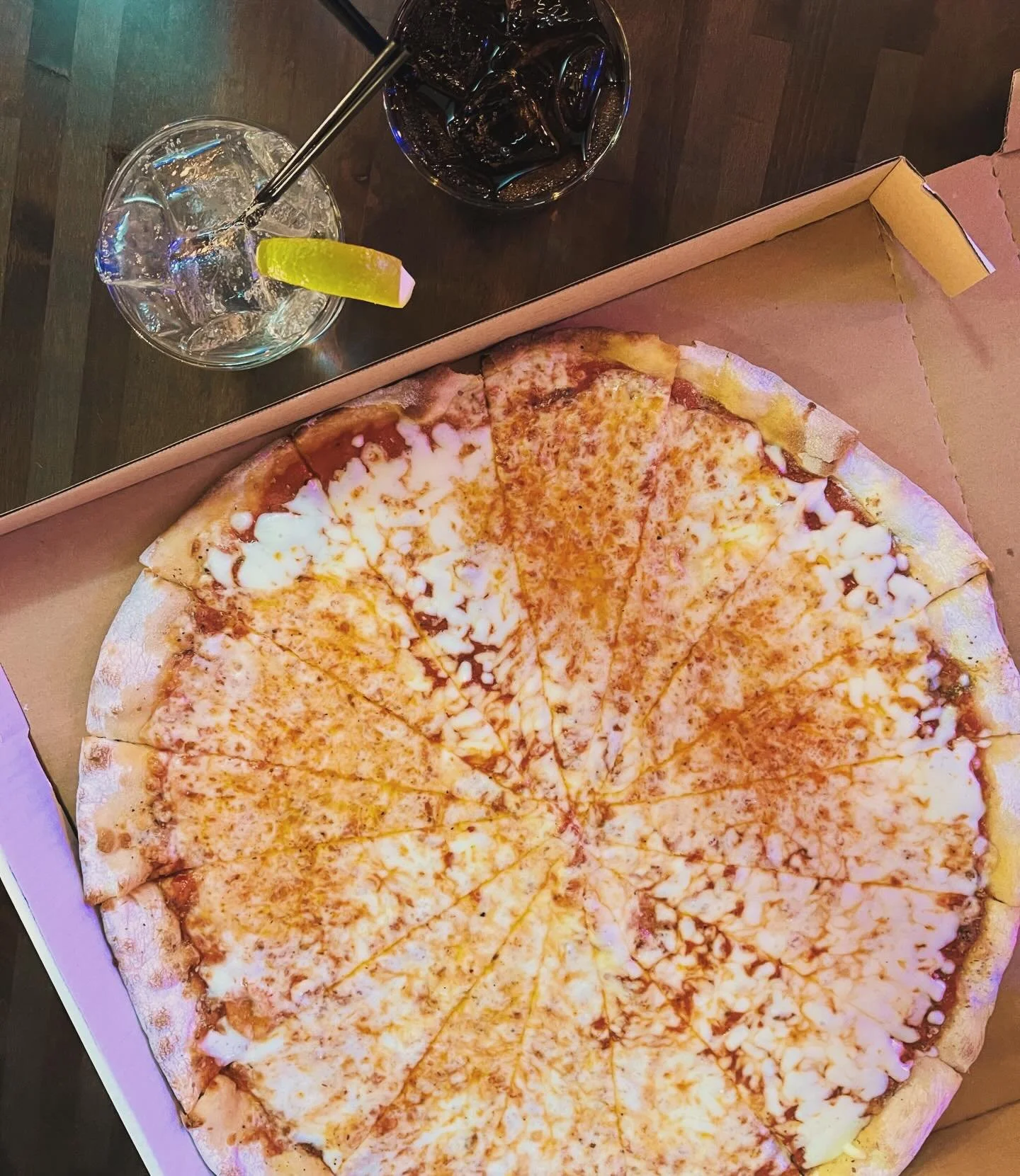 It&rsquo;s National Pizza Day, and hot, cheesy pizza + bowling therapy is just what the doctor ordered! 🙂&zwj;↕️🎳🍕

Share your favorite pizza toppings with us in the comments!👇🧀