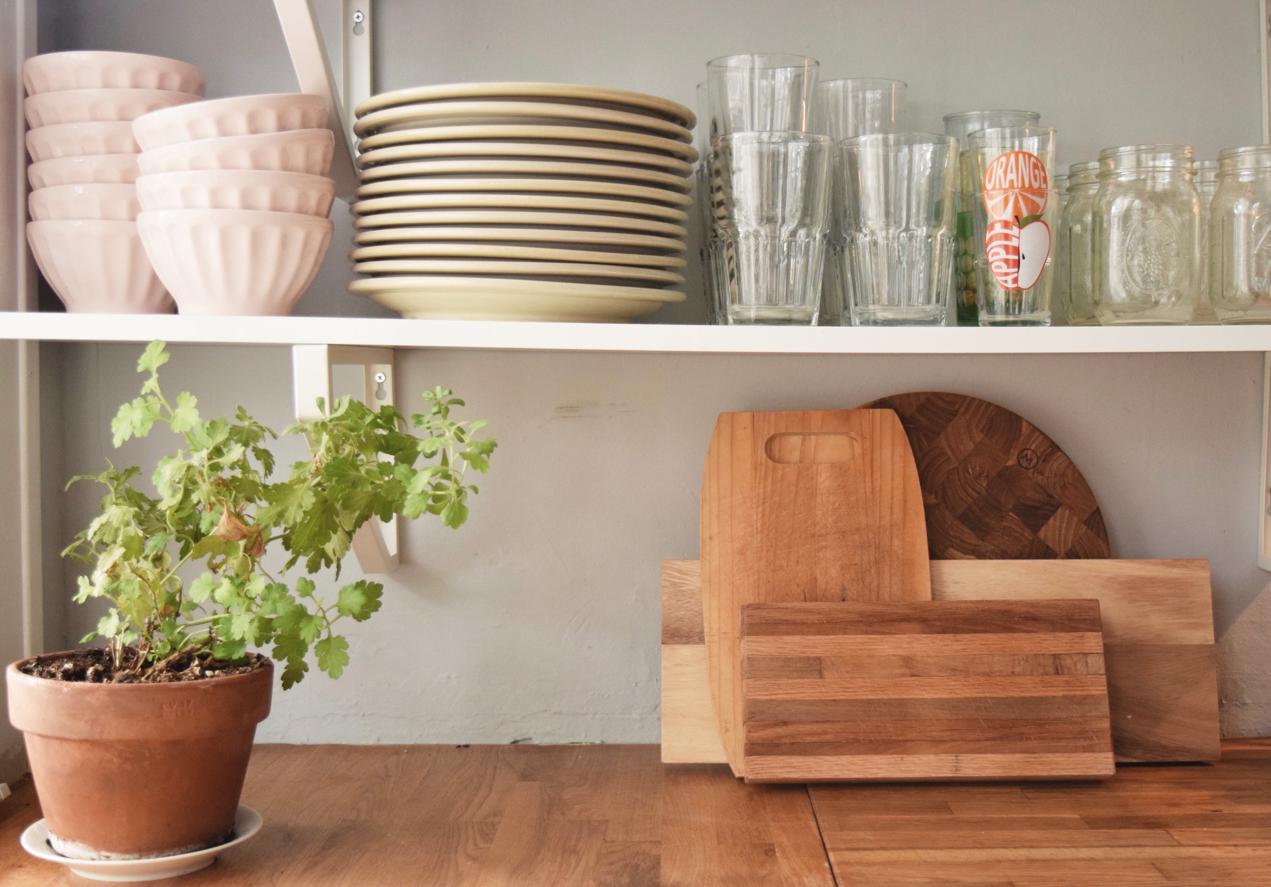 Kitchen - Before and After (via JacinthaPayne.com)