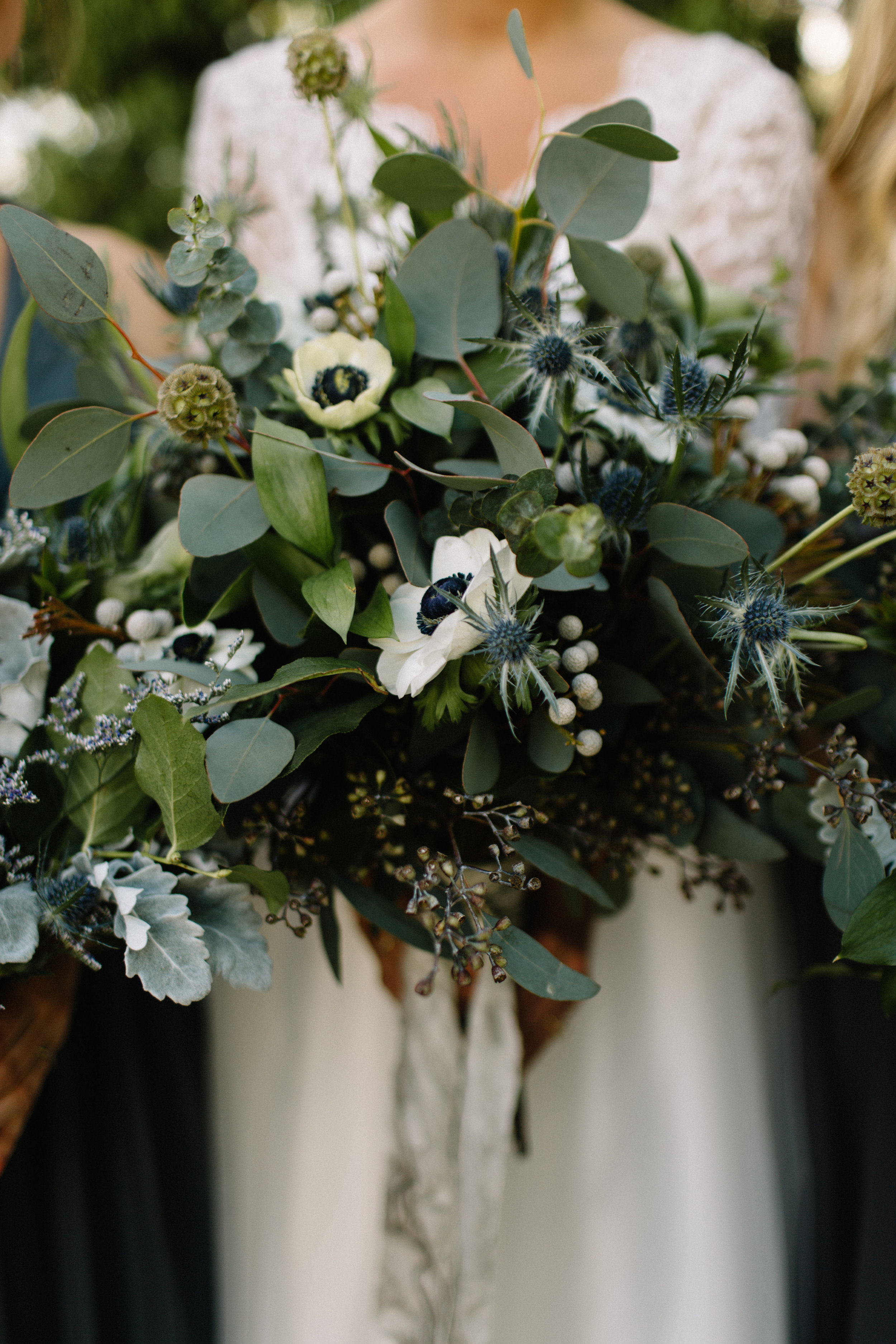 CREATING A WEDDING BOUQUET (Via: JacinthaPayne.com)