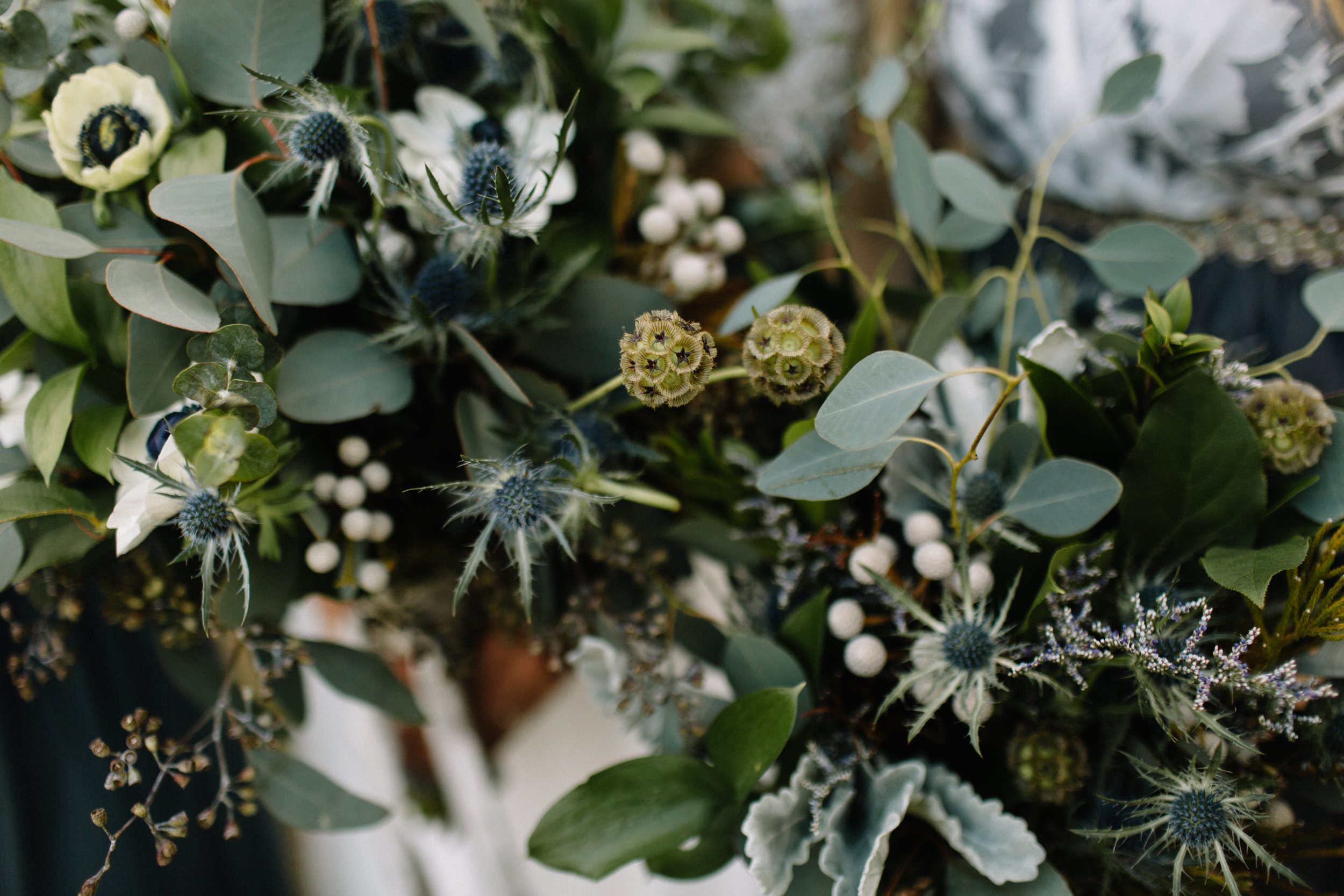 CREATING A WEDDING BOUQUET (Via: JacinthaPayne.com)