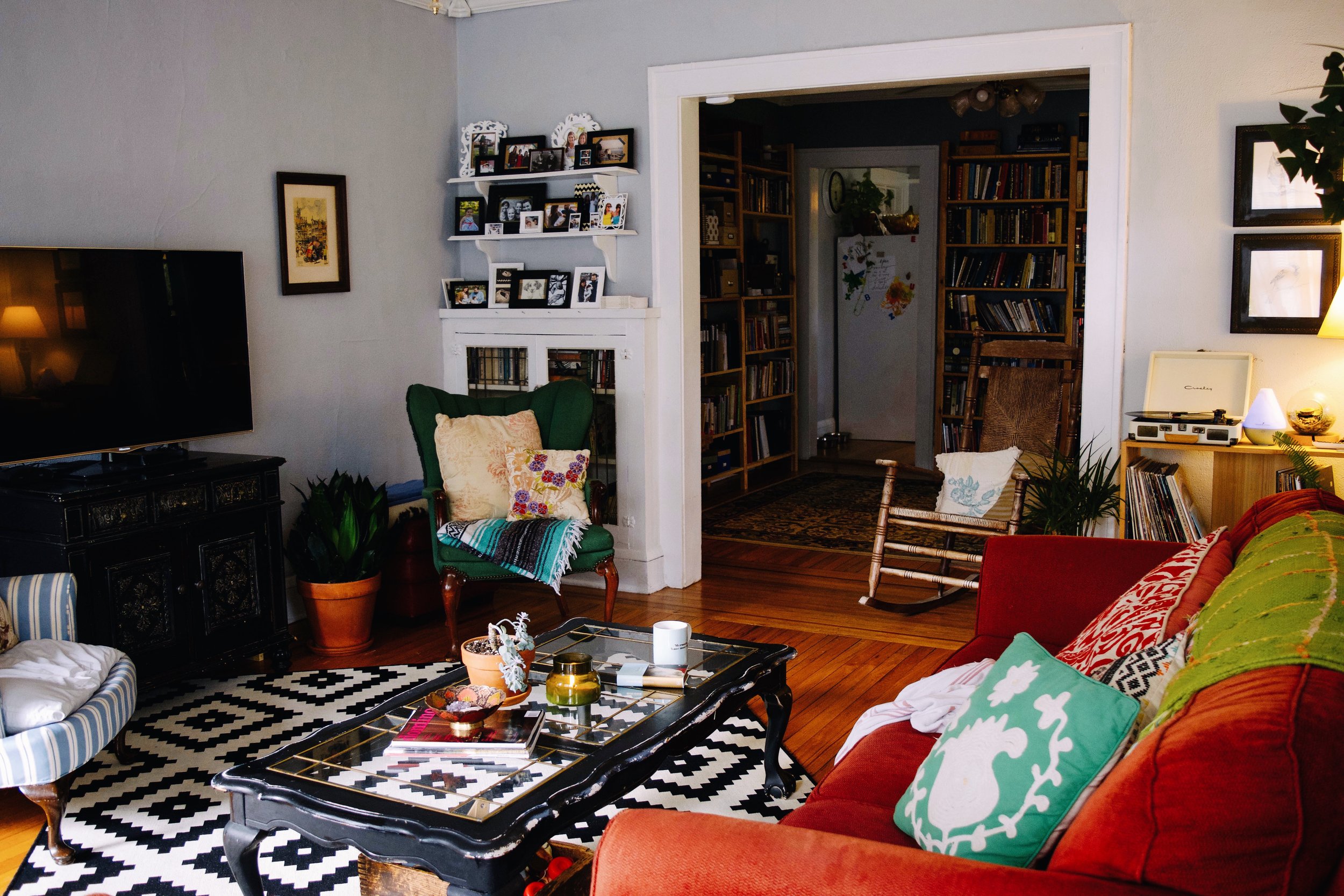 LIVING ROOM (BEFORE & AFTER) (Via: JacinthaPayne)