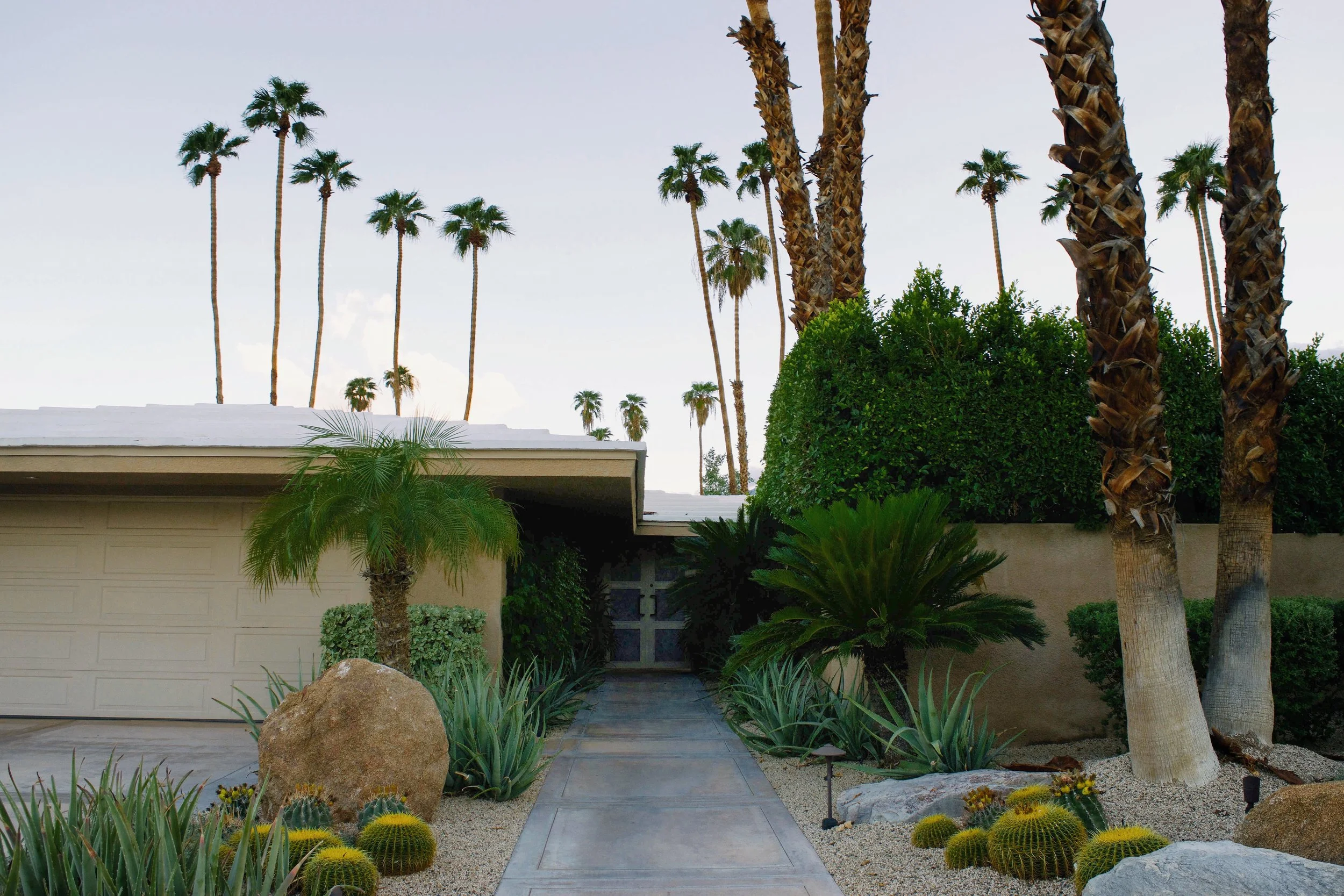 A CHARMING VISIT TO PALM SPRINGS - CA (VIA: JacinthaPayne.com)