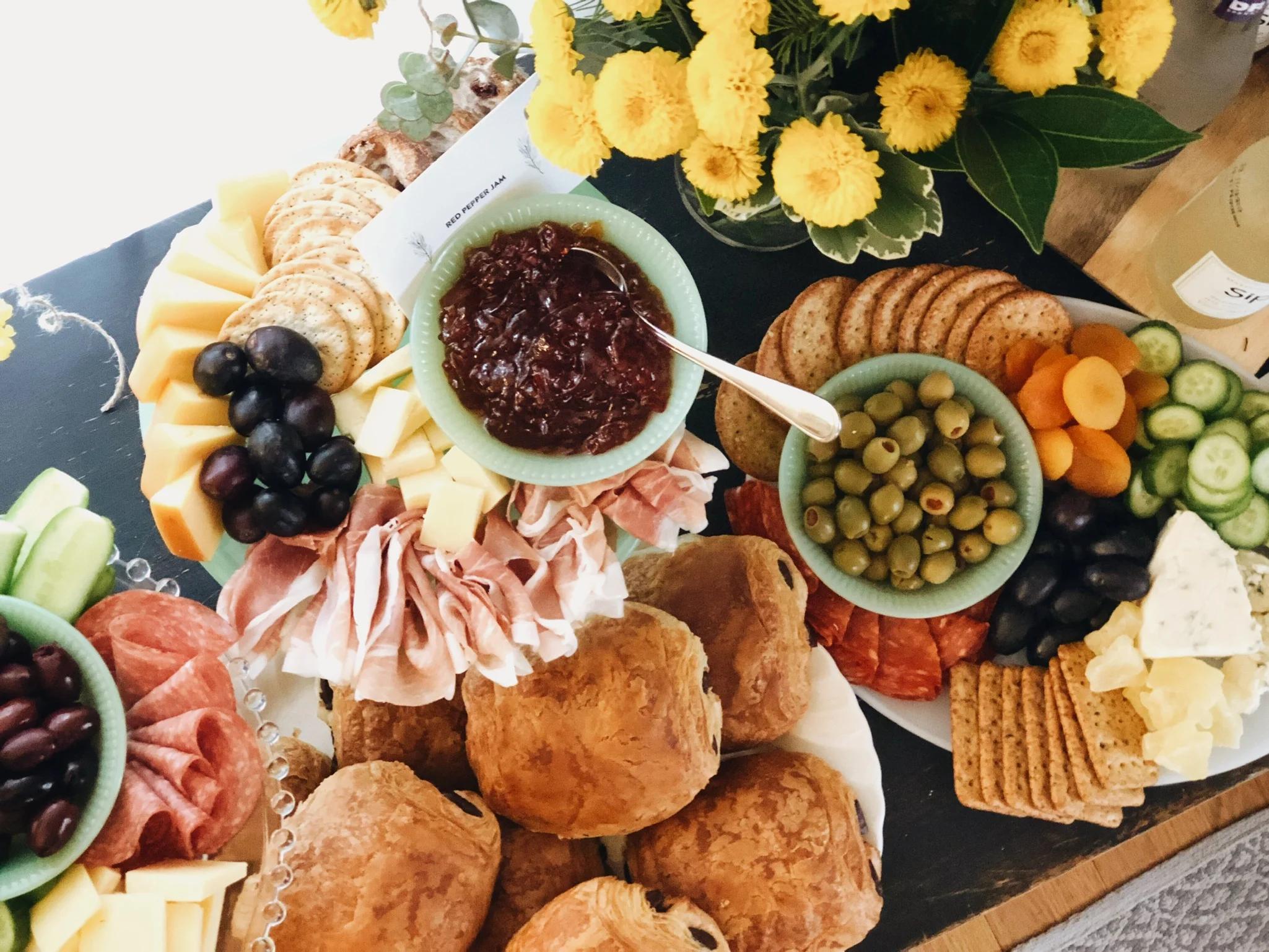 AN INTIMATE BABY SHOWER (VIA JacinthaPayne.com)