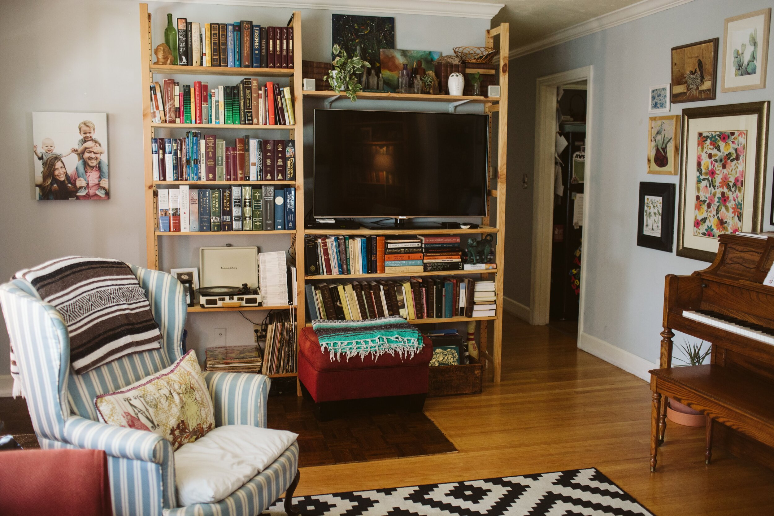 A LIVING ROOM REFRESH (VIA: JacinthaPayne.com)