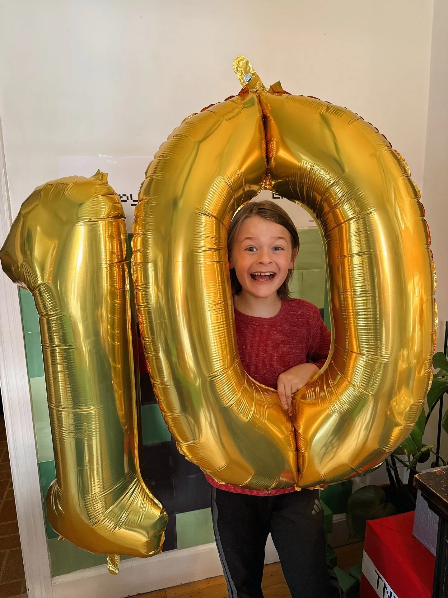 Emet has already grown up so much since he turned 10 in February! 💫