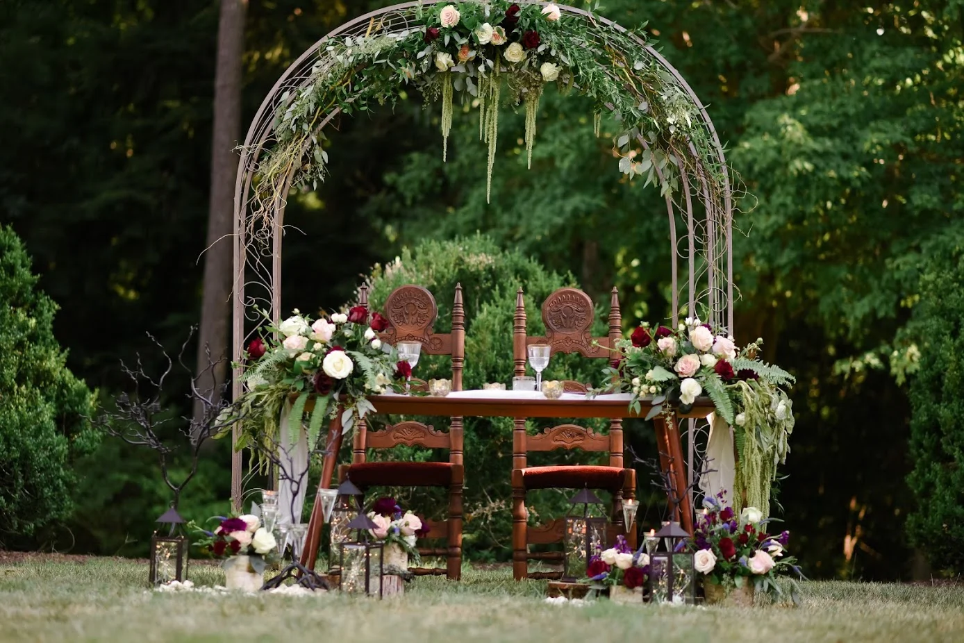 sweetheart table.jpg