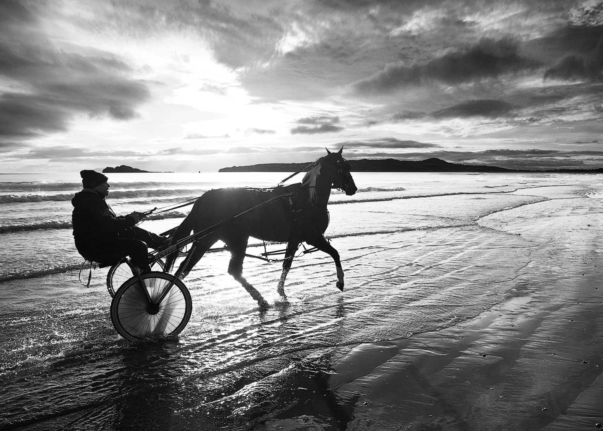 Trotting at sunrise, Velvet Strand