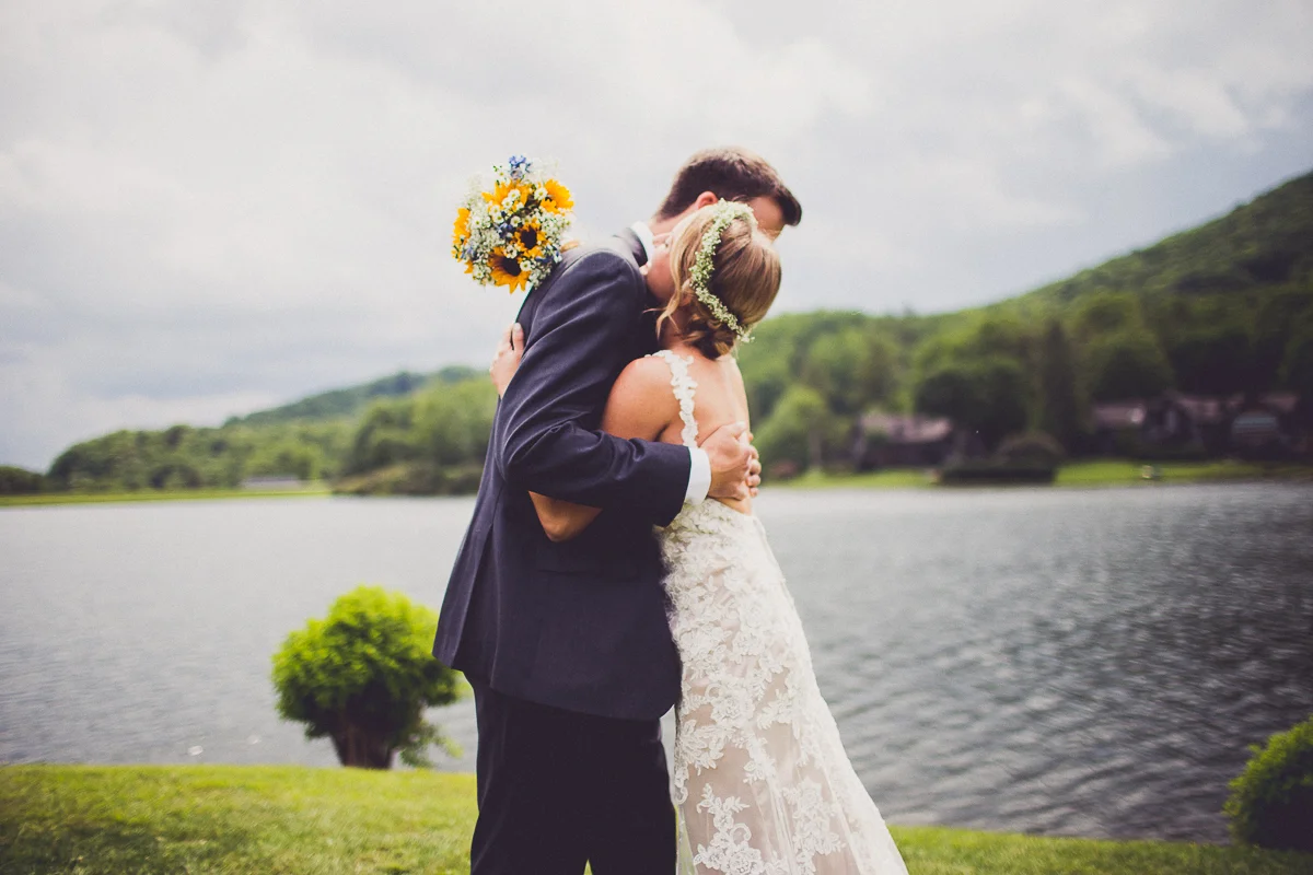 taylor-travis-grandfather-mountain-kelley-raye-north-carolina-wedding-photographer-37.jpg