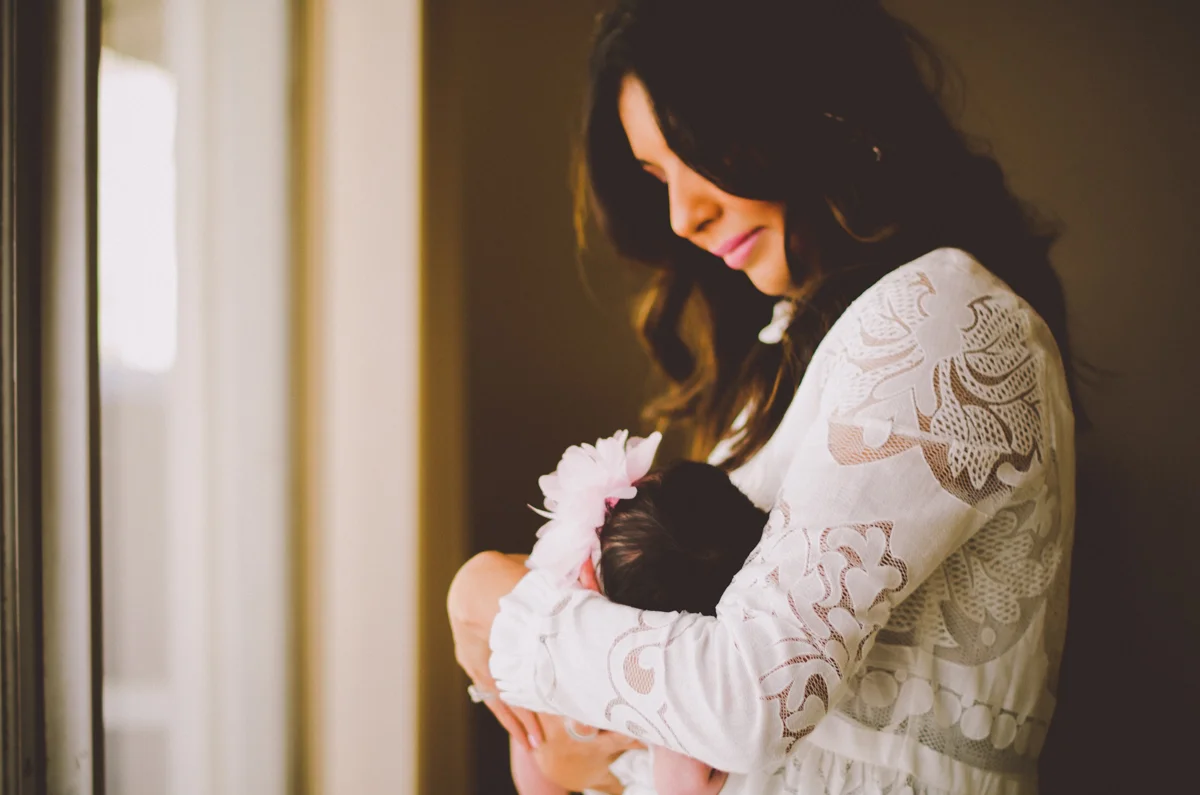 inhome newborn session for baby isabella
