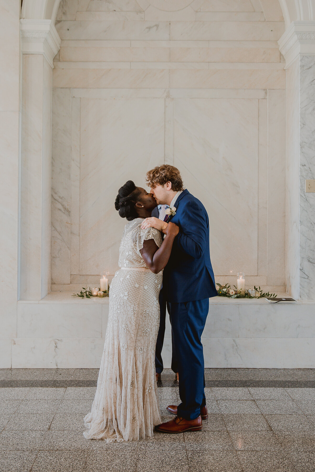 ahoua-owen-kelley-raye-los-angeles-wedding-photographer-historic-dekalb-courthouse-intimate-wedding-42.jpg