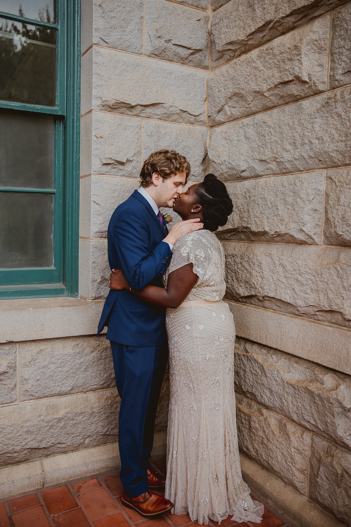 ahoua-owen-kelley-raye-los-angeles-wedding-photographer-historic-dekalb-courthouse-intimate-wedding-59.jpg