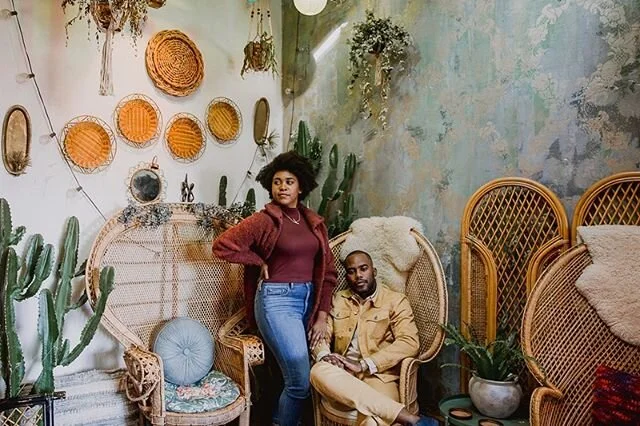 Took a quick trip to Boston this past weekend to hang out and drink wine with these two cool kids in all their favorite places which are now all my favorite places. When you&rsquo;re planning your engagement session, don&rsquo;t be afraid to throw as