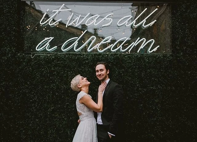 When the government cancels your wedding, it sucks. But over on my blog today are 4 ways to make it un-suck. Please share with grace with anyone you know who had planned to get married in March, April and maybe even May 2020. Link in bio. ✨
.
.
.
.
.