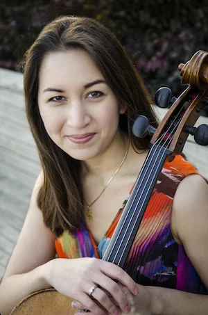 Laura Gaynon, cello