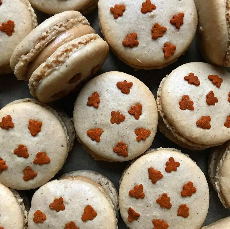 Gingerbread Macarons filled with Spiced Salted Caramel Buttercream