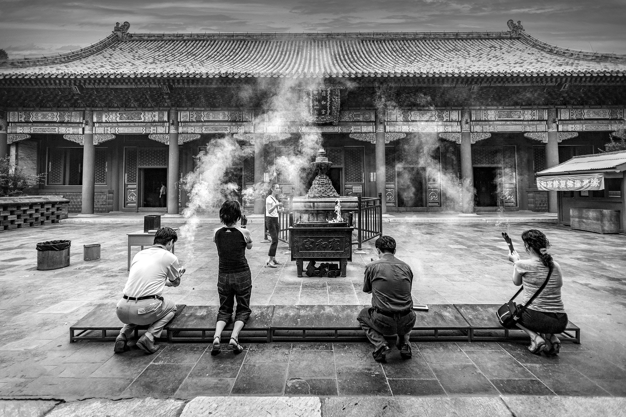 WS ••BW 2•C  Prayers Beijing China 2006_MG_0972.jpg