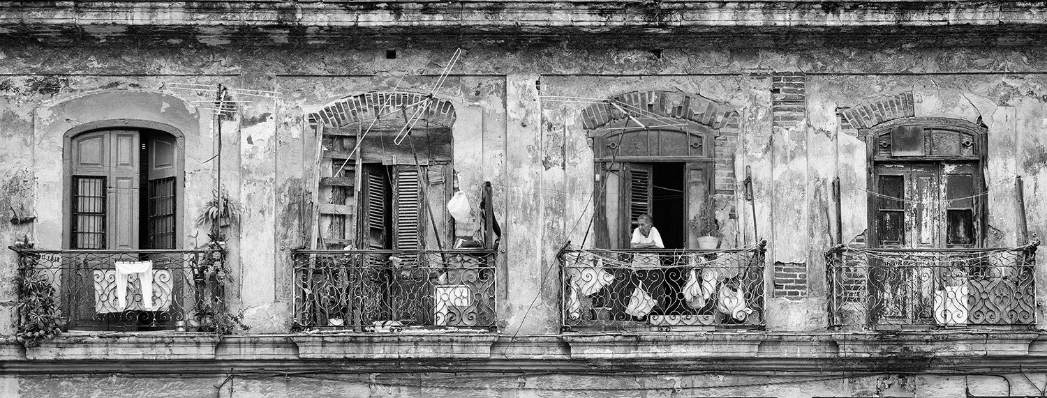 Balcony scene
Havana, Cuba 2014
Archival pigment print
Available in limited editions