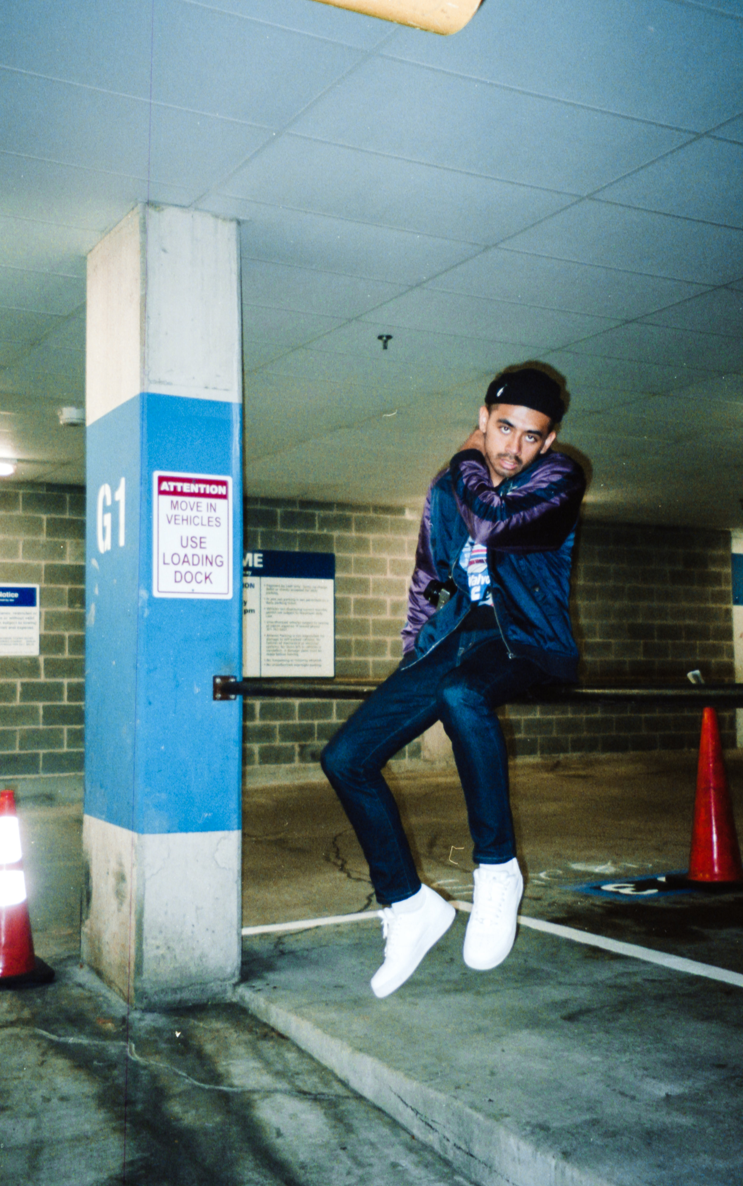 HONDEES MARZ016-2.JPG