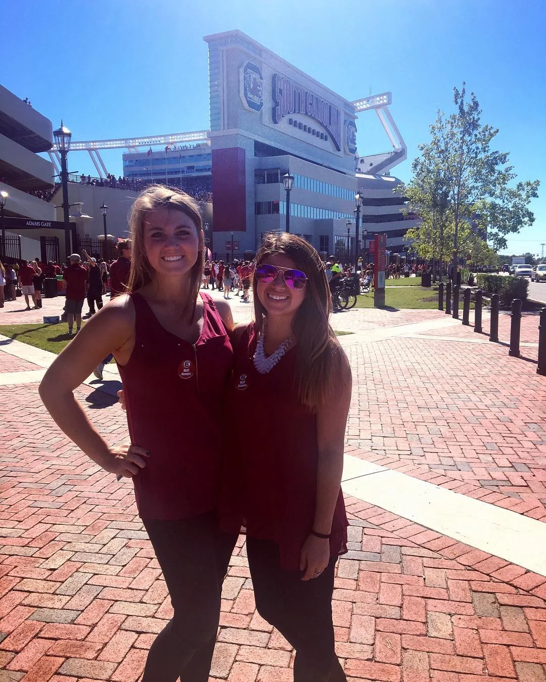 College football on a Sunday? We'll take it 🐔
