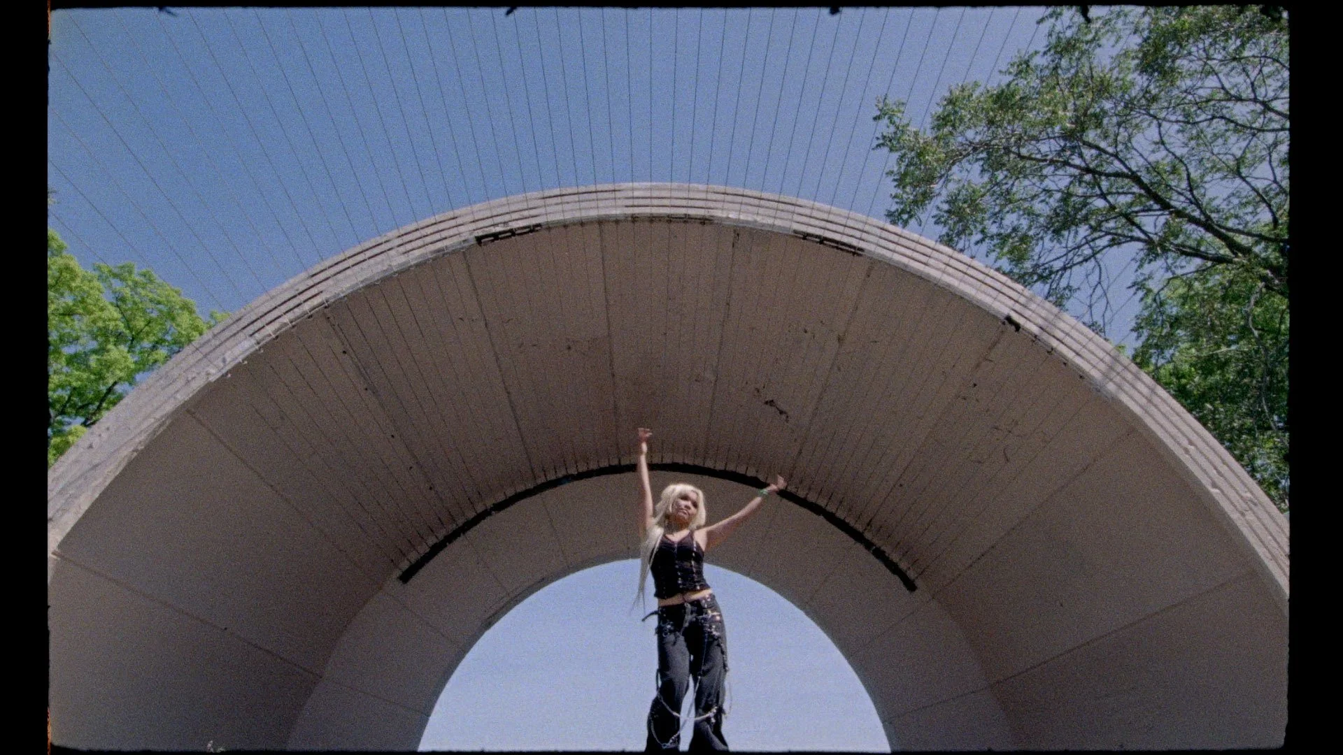 Depop 'Sandy Taboo' | Daniel Soares