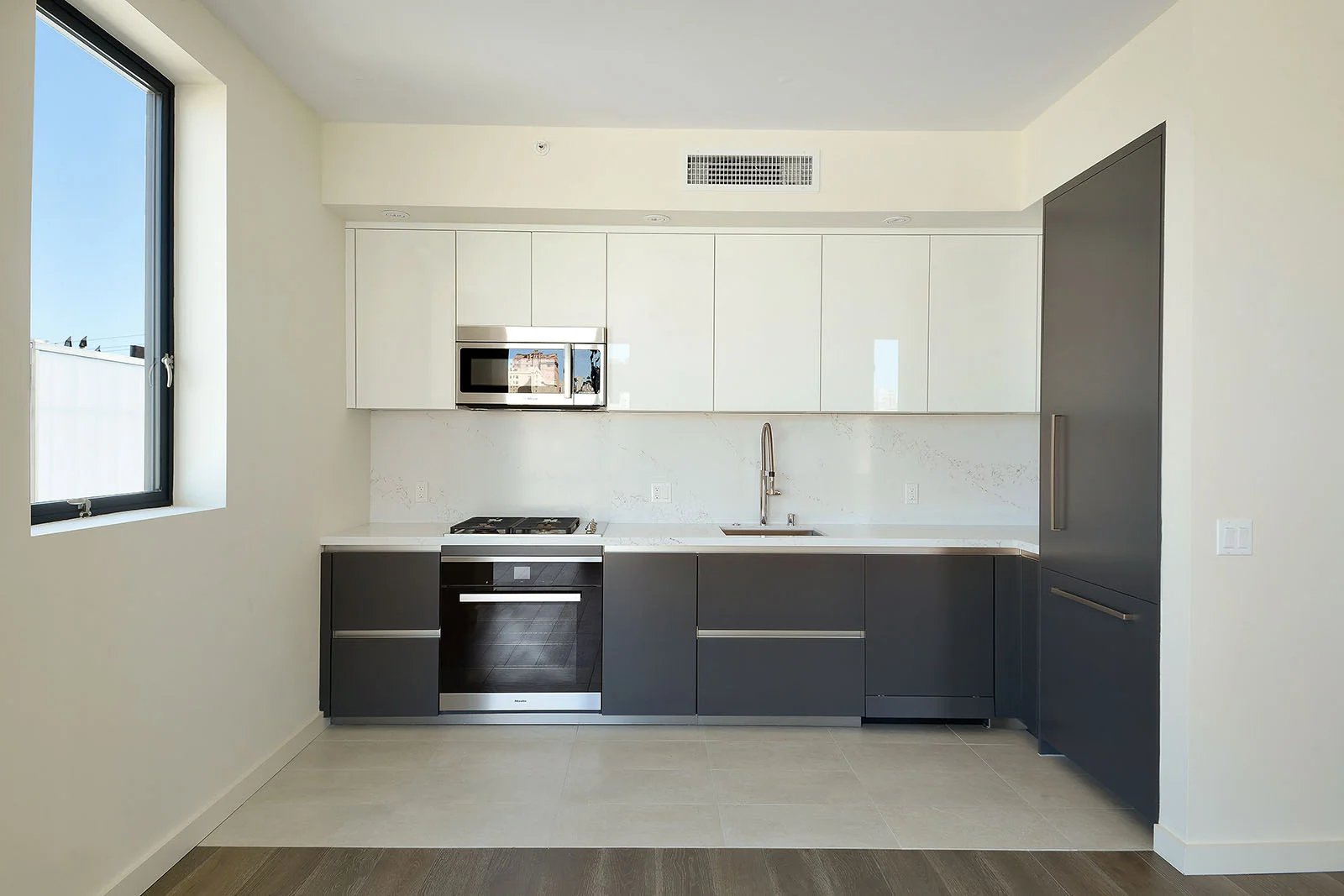 1601-Larkin_011.jpg
