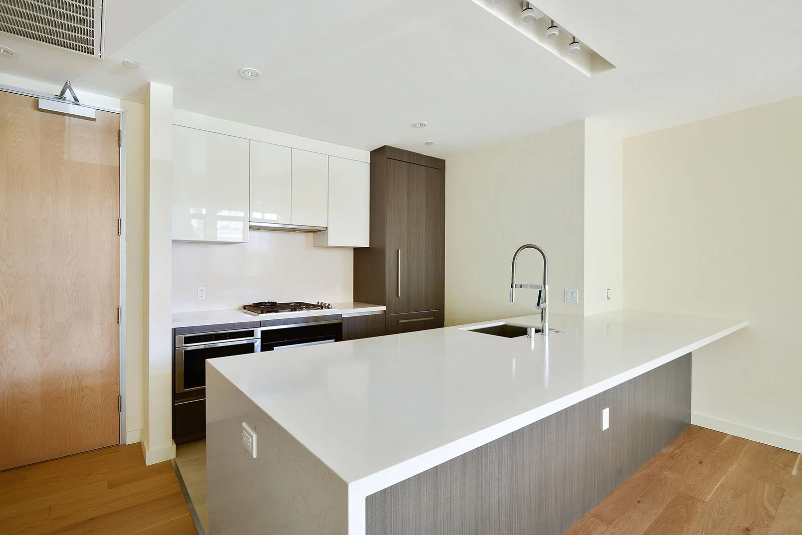 1601-Larkin_013.jpg