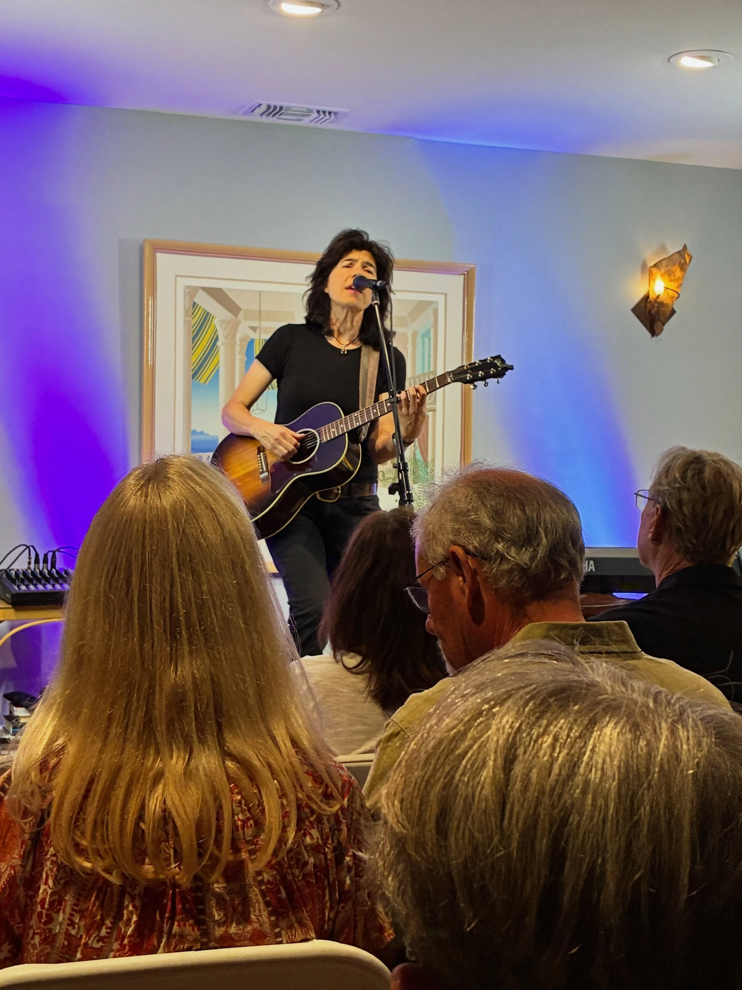 Last night was a double header of some most excellent music here in my hometown. @maiasharpmusic killed it with her amazing songs and soothing voice. We go way back as friends and co-writers. @susanwinsberg shredded it seriously, on her array of flut