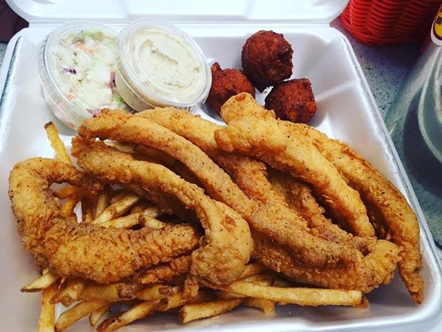 Is it lunch time yet? Happy Fryday. #crispycatch #reelfood #catfish #friday #fryday