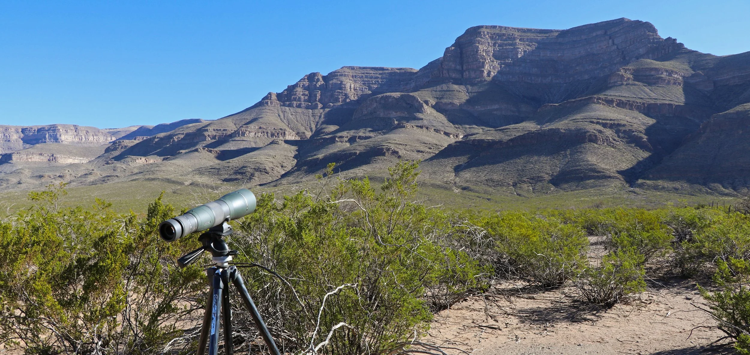 Here, you can see the huge "Amphitheater". I'd guess it at 1,500 feet tall.