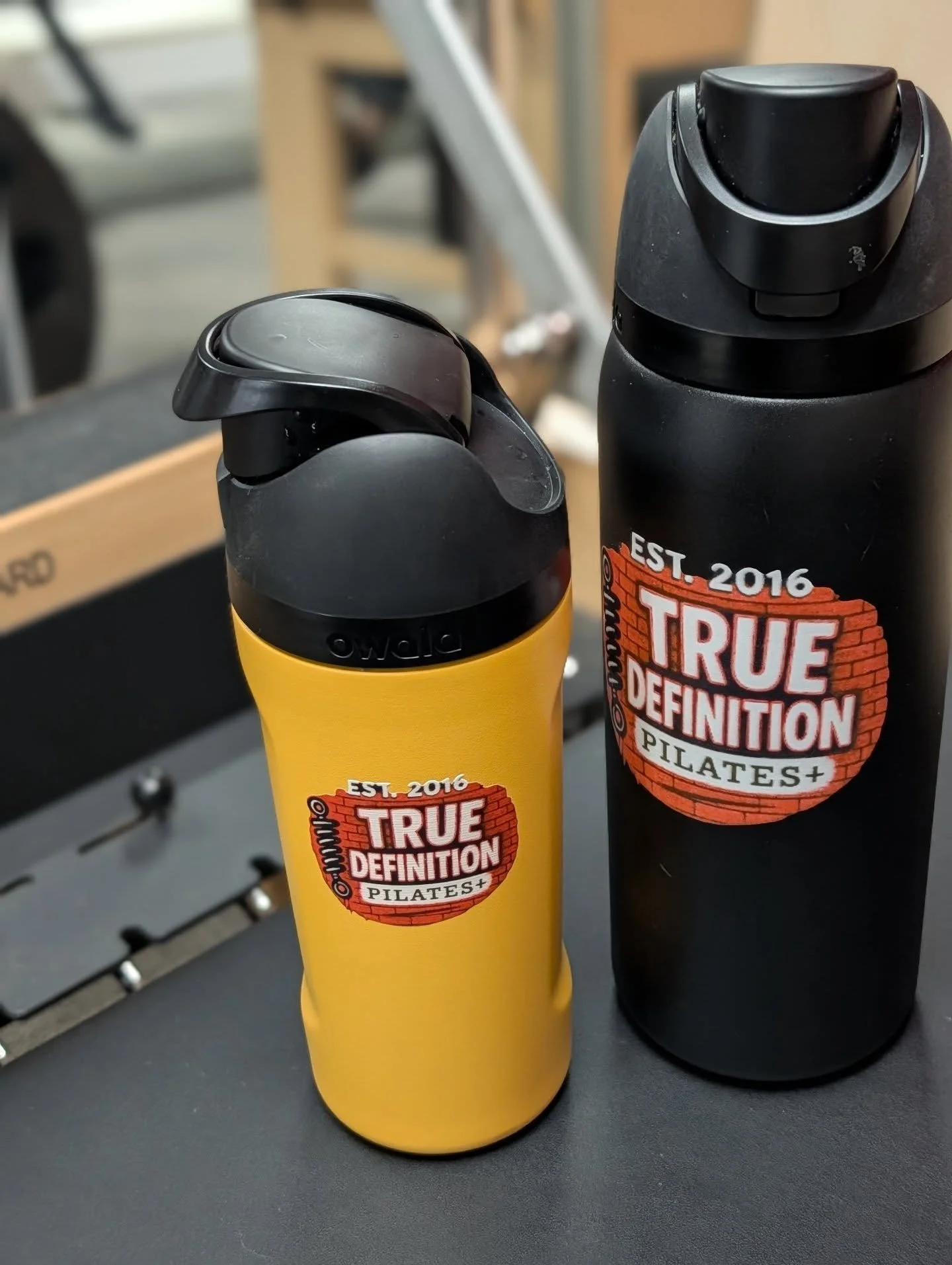 😍Obsessed with my new @owala bottles. The sipping experience though! 🤯
...
#pilatesnj #pilatesstudio #pilatesinstructor #pilatesreformer #stayhydrated