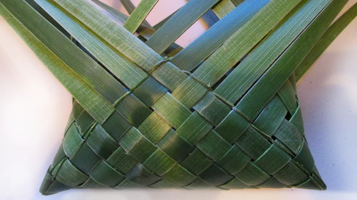kete-maori weaving workshop rotorua.jpg