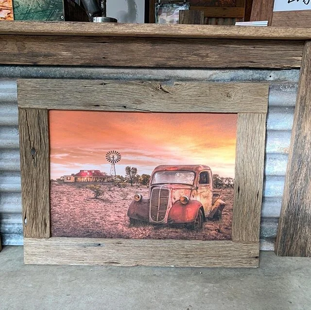How cool is the rustic feel of old school Australia, pop in to the gallery for a yarn and a coffee🙂
.
.
.
.
.
.
.
.
.
.
.
.
#rusticart #australia #oldschool #hardwoodframes #handcrafted #vintagecar #aussieart #outback #outbackaustralia #unique #text