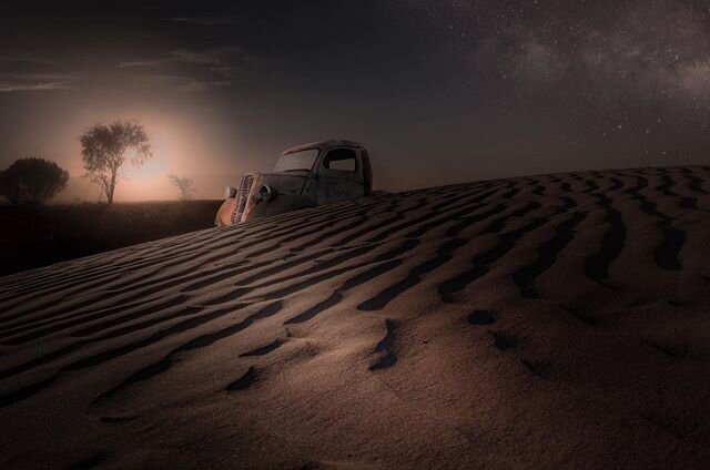 Desert Dweller
.
.
.
.
.
.
.
.
.
.
.
.
.
#desertphotography #desertdweller #oldgold #outbackart #outbackphotography #sanddunes #oldcar #classiccars #simpsondesert #australianart #australianartist #lastlight #vehiclephotography #sunshinecoastartist #d