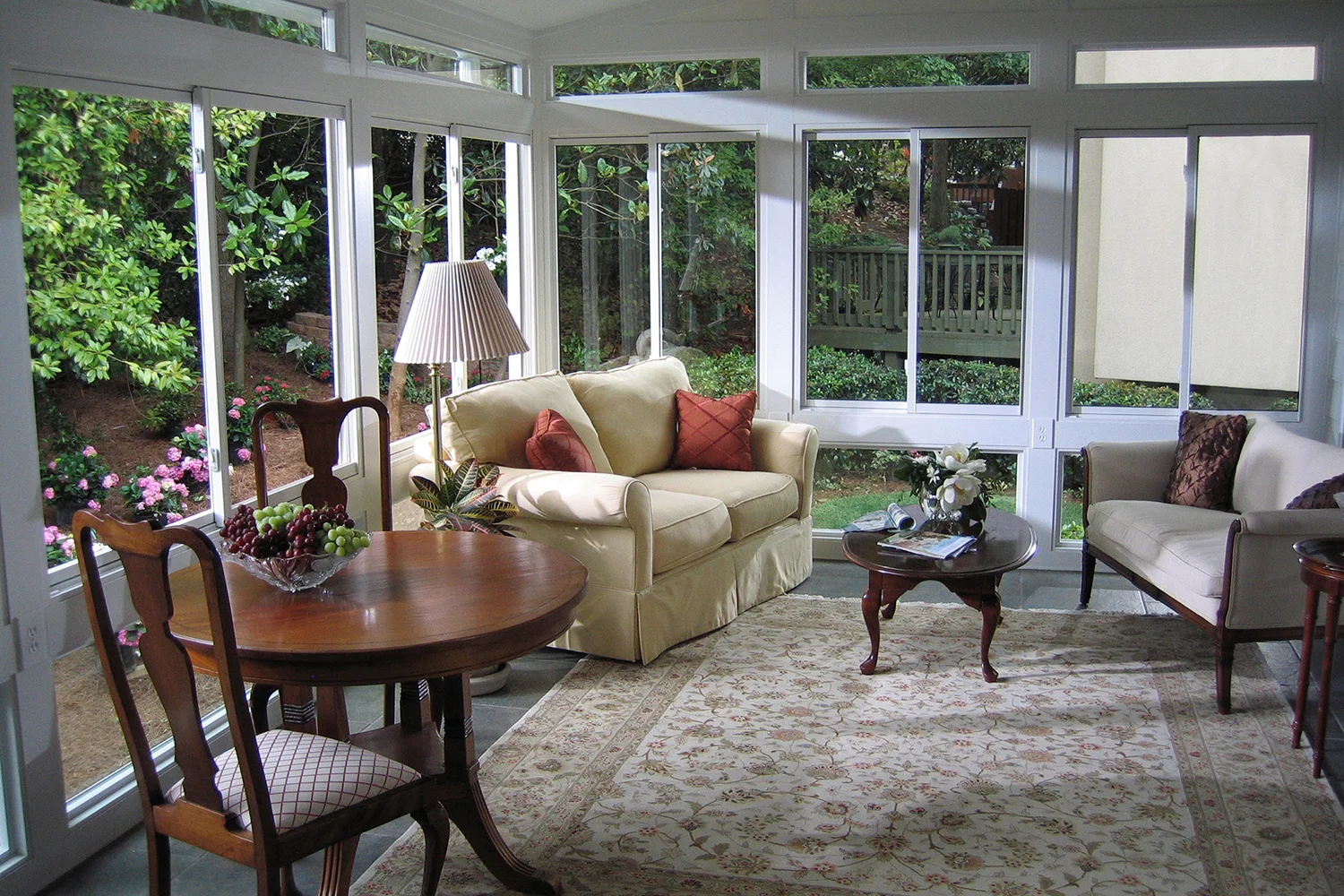When Owens Corning SunSuites installations began to appear in the real world, WaveGuide Studios went on location in Atlanta and Long Island to capture photos and HD video of SunSuites sunrooms in the real world for TV spots, collateral and the web. WaveGuide Studios provided set dressing, lighting, photography and post-production services.