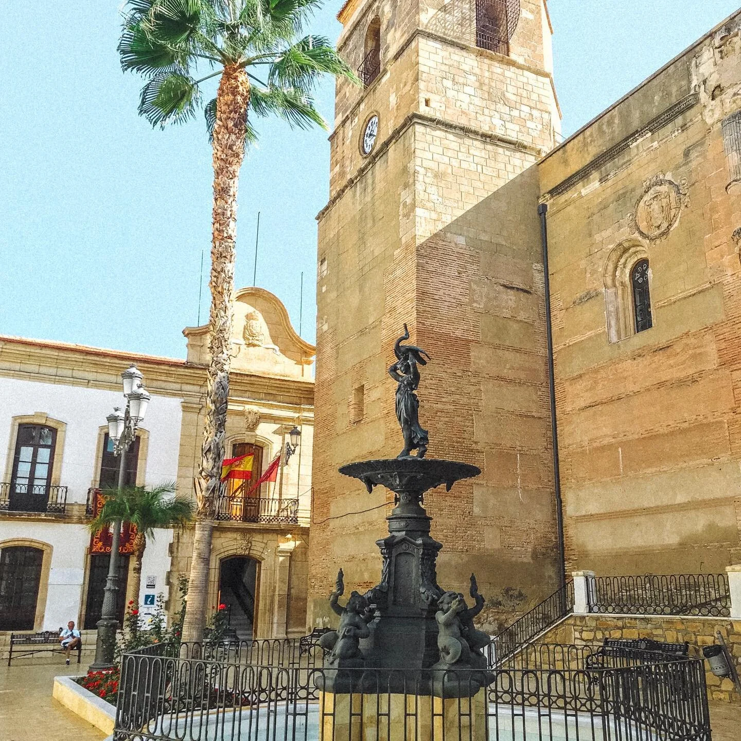 Vera&rsquo;s Plaza Mayor, flanked on the right by the stunning 16th century Iglesia de la Encarnaci&oacute;n. The church&rsquo;s fortress-like appearance was typical of the the time period, when coastal Andaluc&iacute;an towns were under constant thr