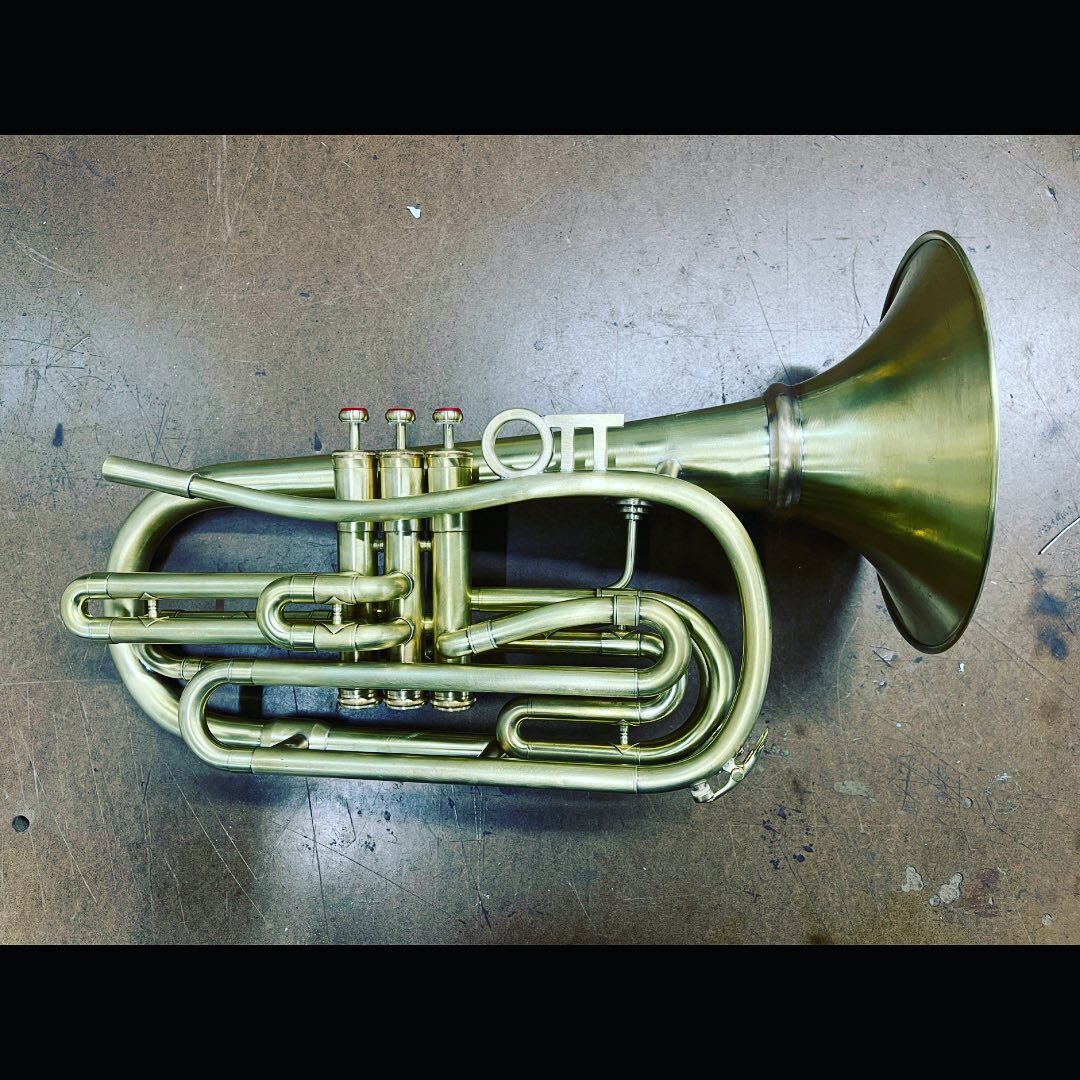 Another custom Flugabone out the door to NYC, this time with just a touch of RED and subtle customization. Simple. Minimal. Timeless. 
Check out @chrisottmusic 

#SweeneyBrass
#quality
#shopcat
#custom
#patina
#trombone 
#basstrombone 
#doneright 
#m