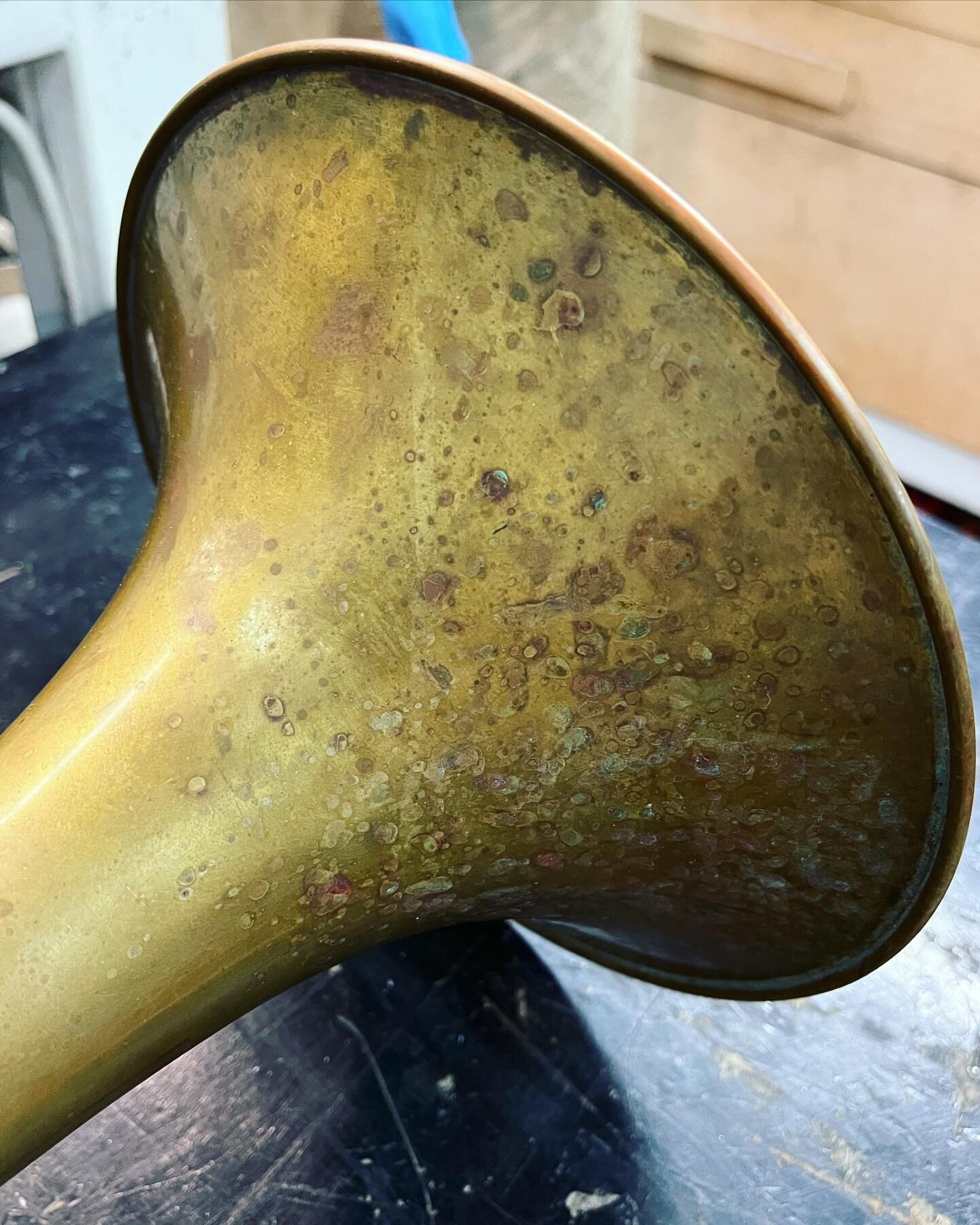 Keep it clean! Here&rsquo;s a nice refresher for this Bach trombone with light satin finish. 

#SweeneyBrass
#strip 
#quality
#shopcat
#custom
#patina
#trombone 
#basstrombone 
#doneright 
#modification
#rebuild
#custom
#refurbish
#flugabone
#tuba
#t