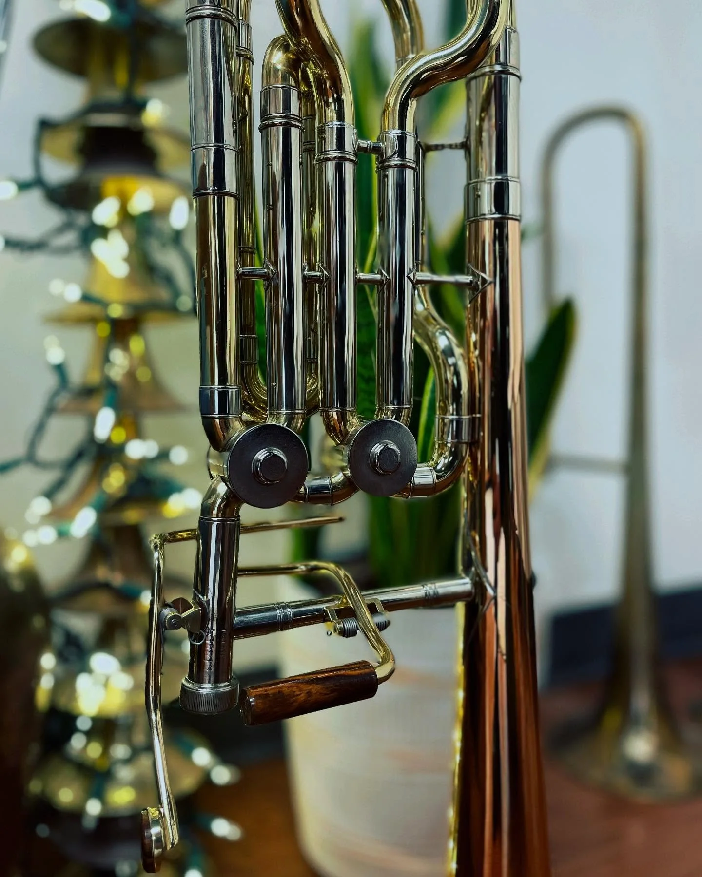 Holton 180 bass trombone - now with usable split triggers and modern D slide.