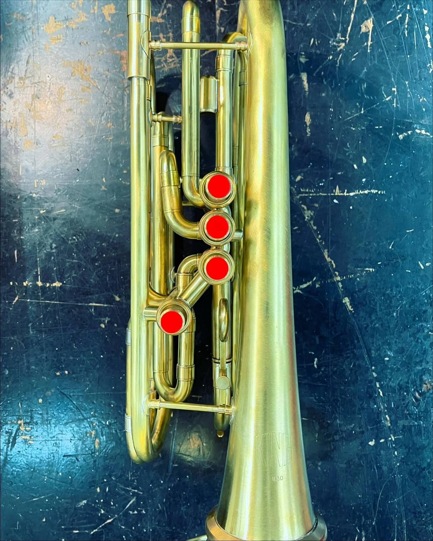 Sometimes they have 4 valves… This horn now lives with Mattis Cederberg in Cologne….stay tuned! @quesonegro